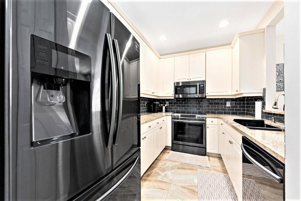 ABACOA TOWN CENTER 3 - Residential Lease