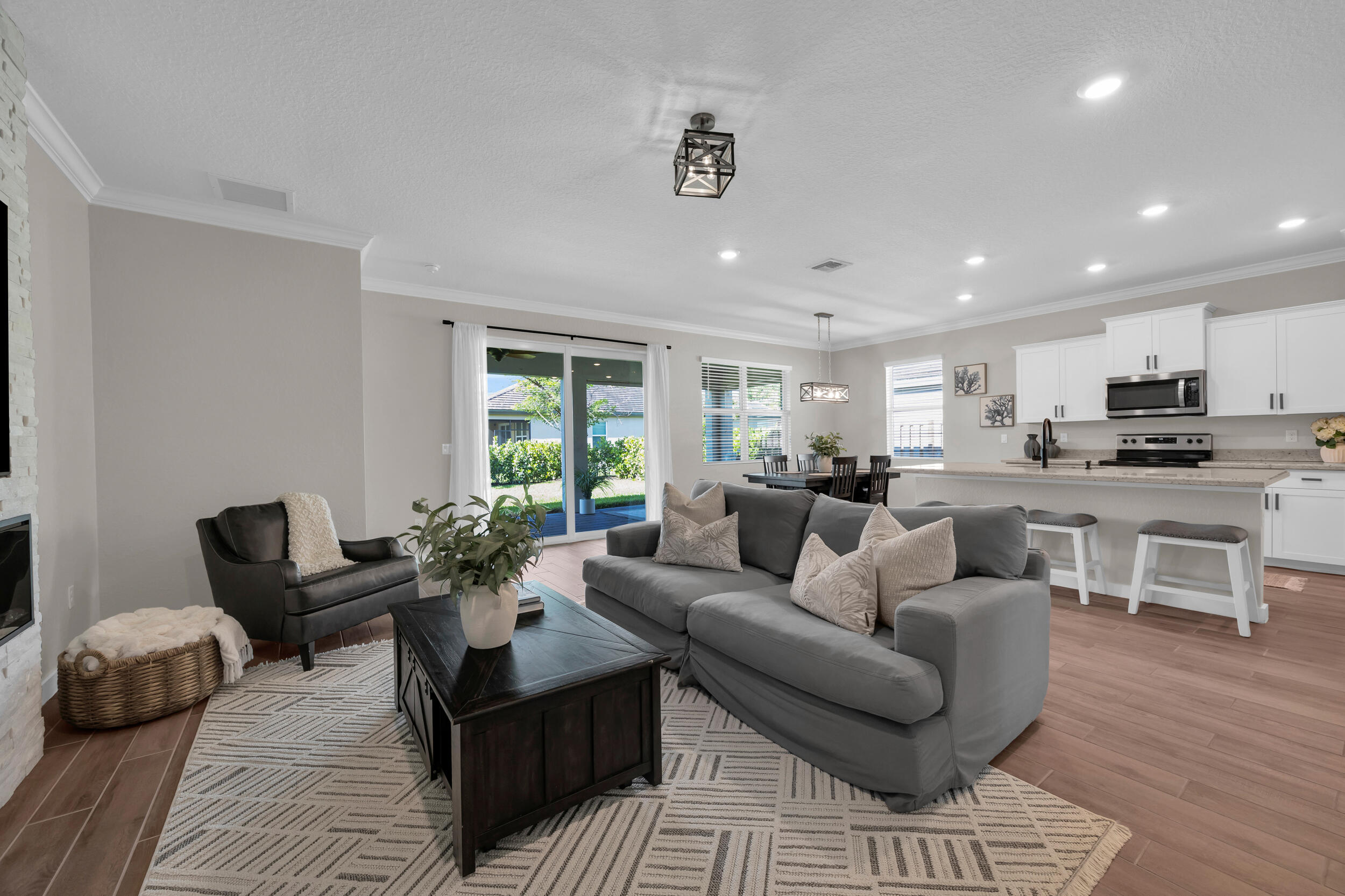 BERRY GROVE - Residential