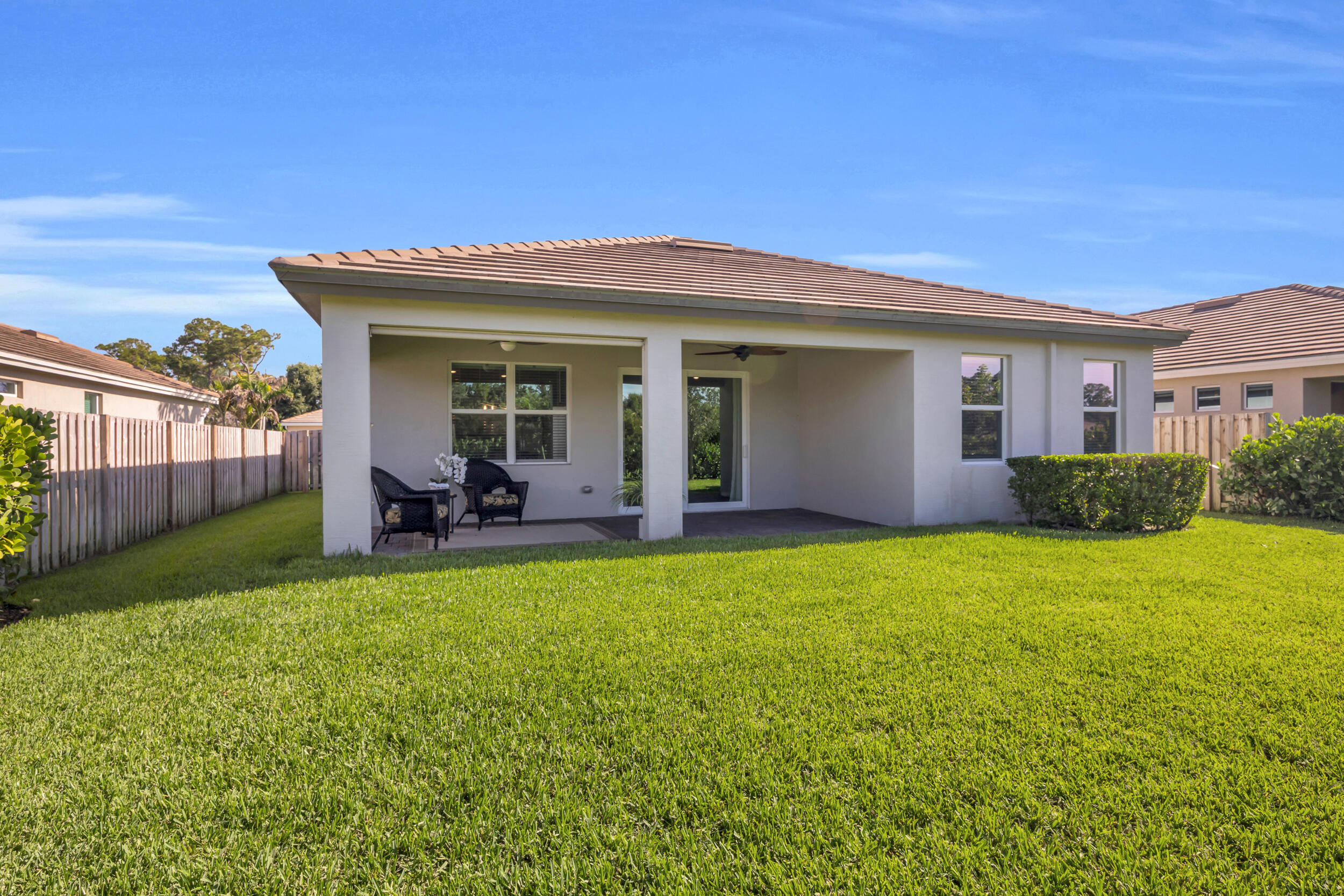 BERRY GROVE - Residential
