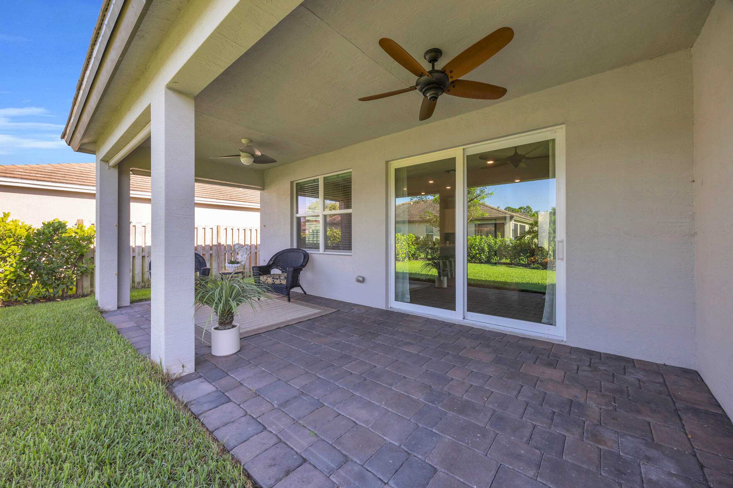 BERRY GROVE - Residential