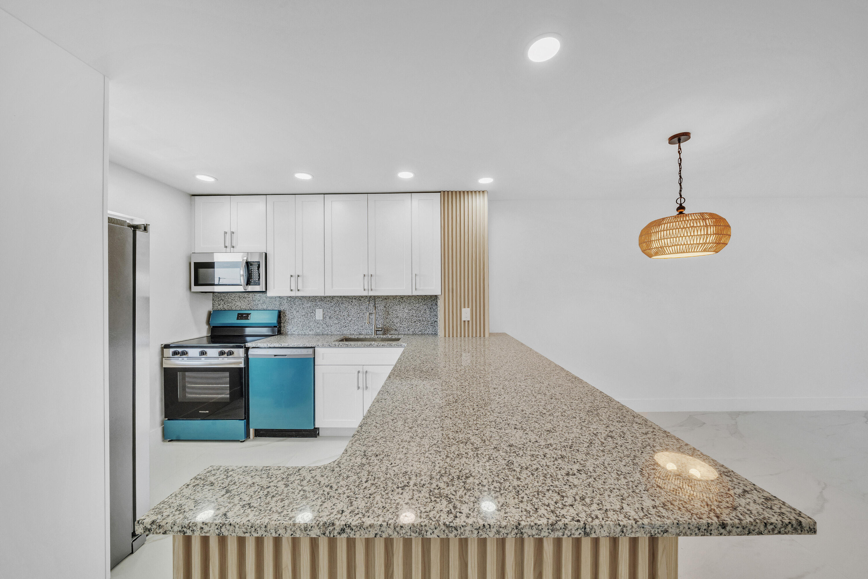 SANDALFOOT SOUTH THREE CONDO - Residential