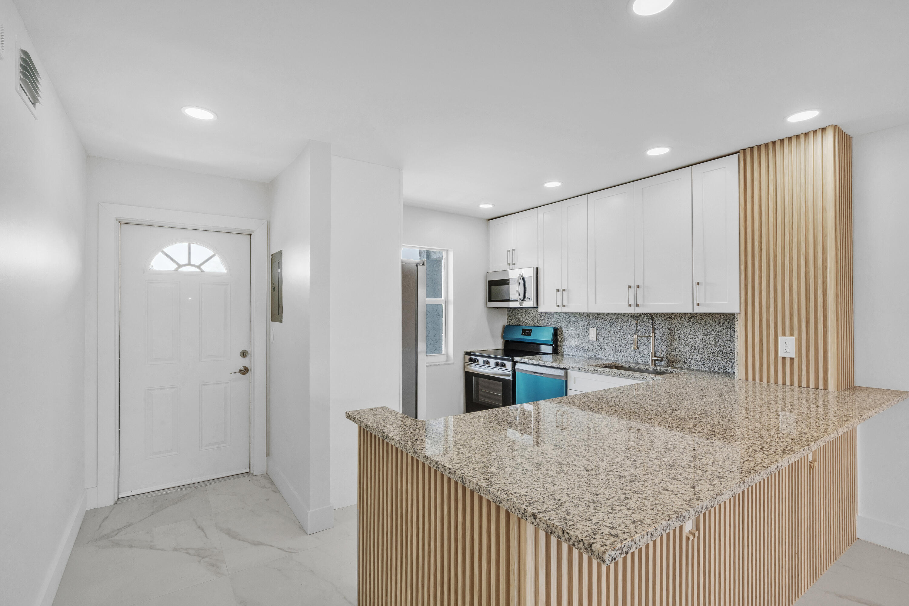 SANDALFOOT SOUTH THREE CONDO - Residential