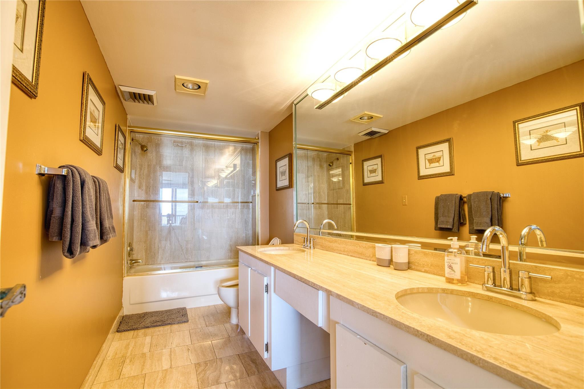 OCEAN TOWNHOUSES CONDO - Residential
