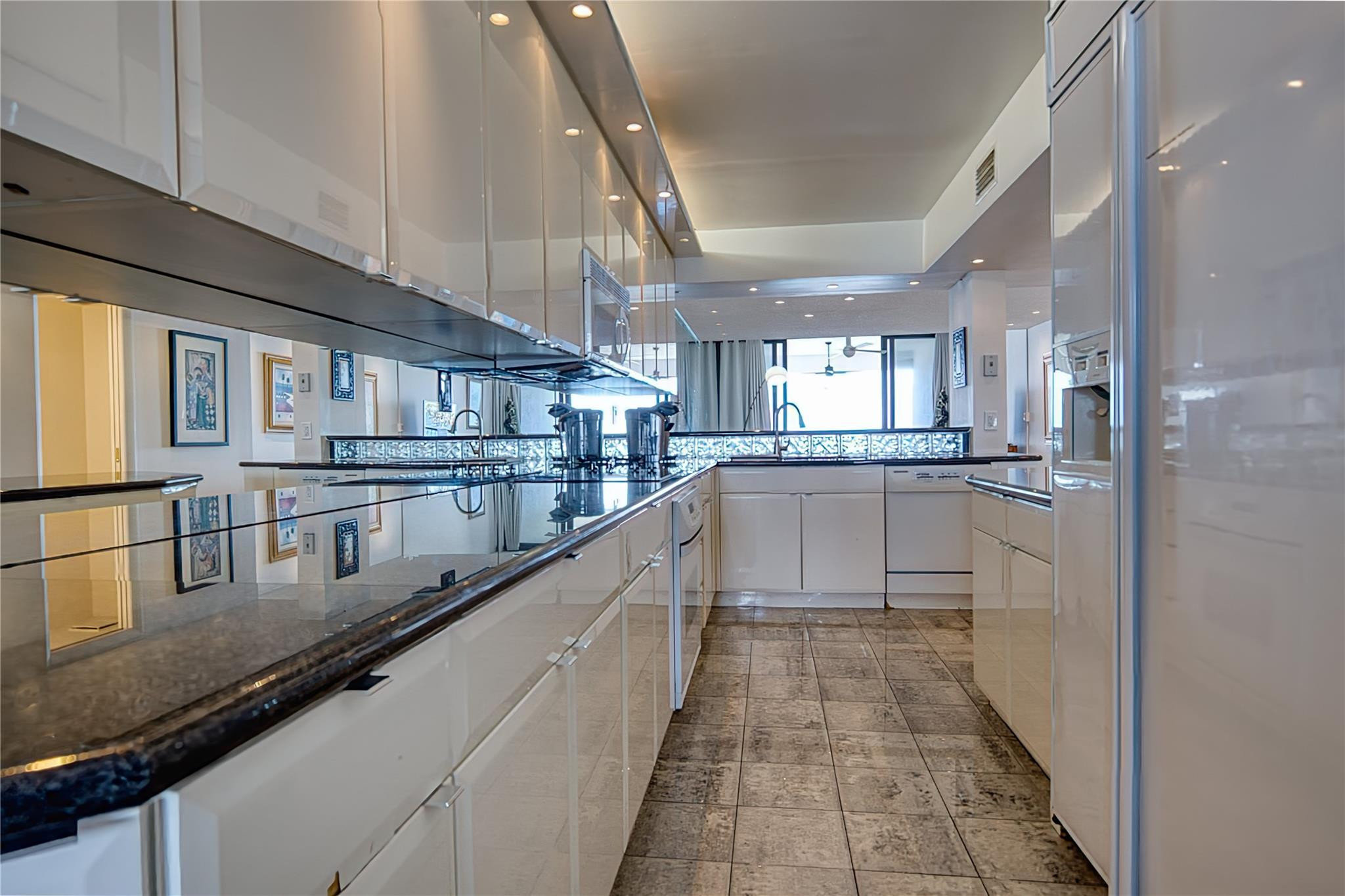 OCEAN TOWNHOUSES CONDO - Residential