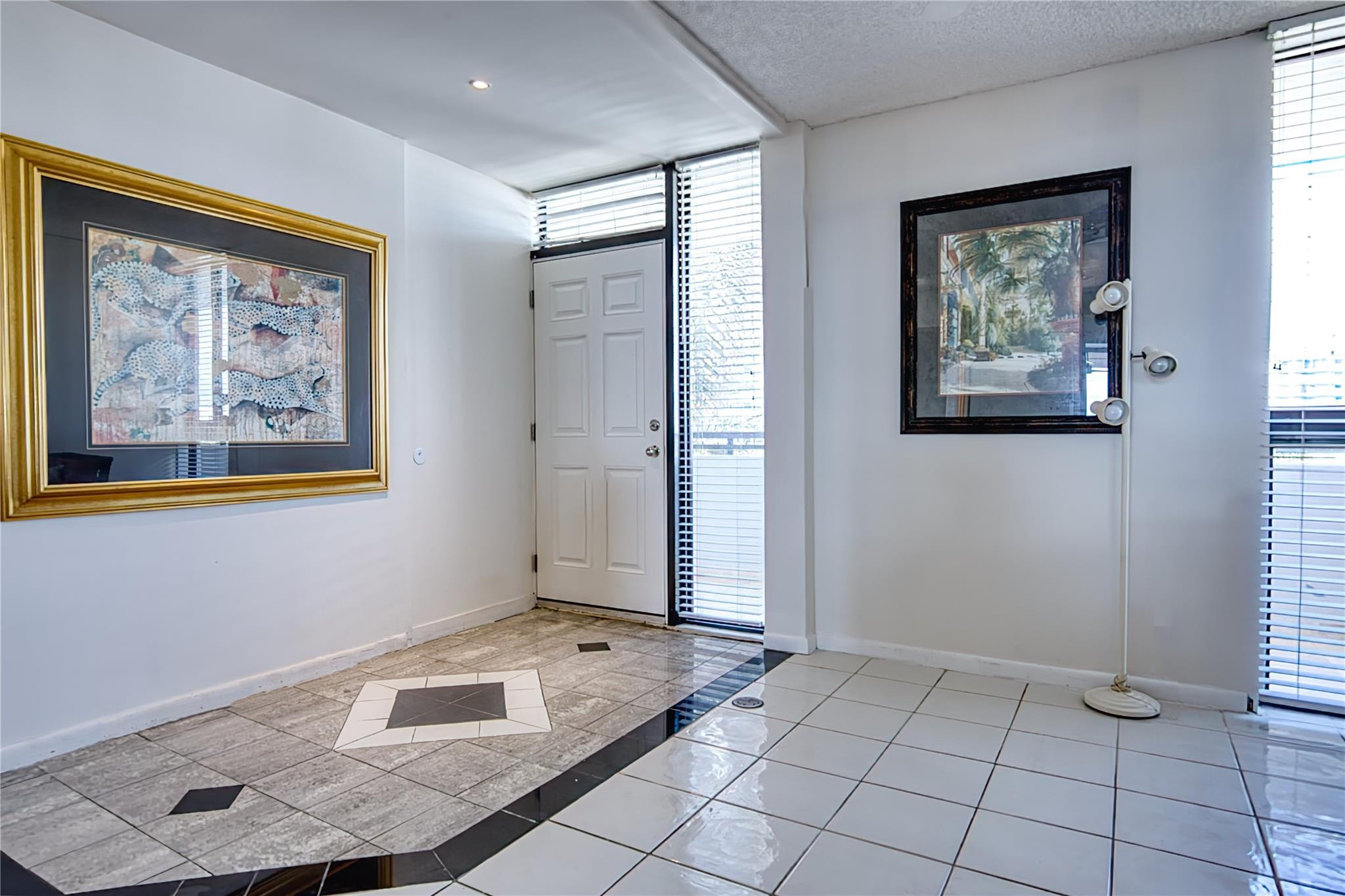 OCEAN TOWNHOUSES CONDO - Residential