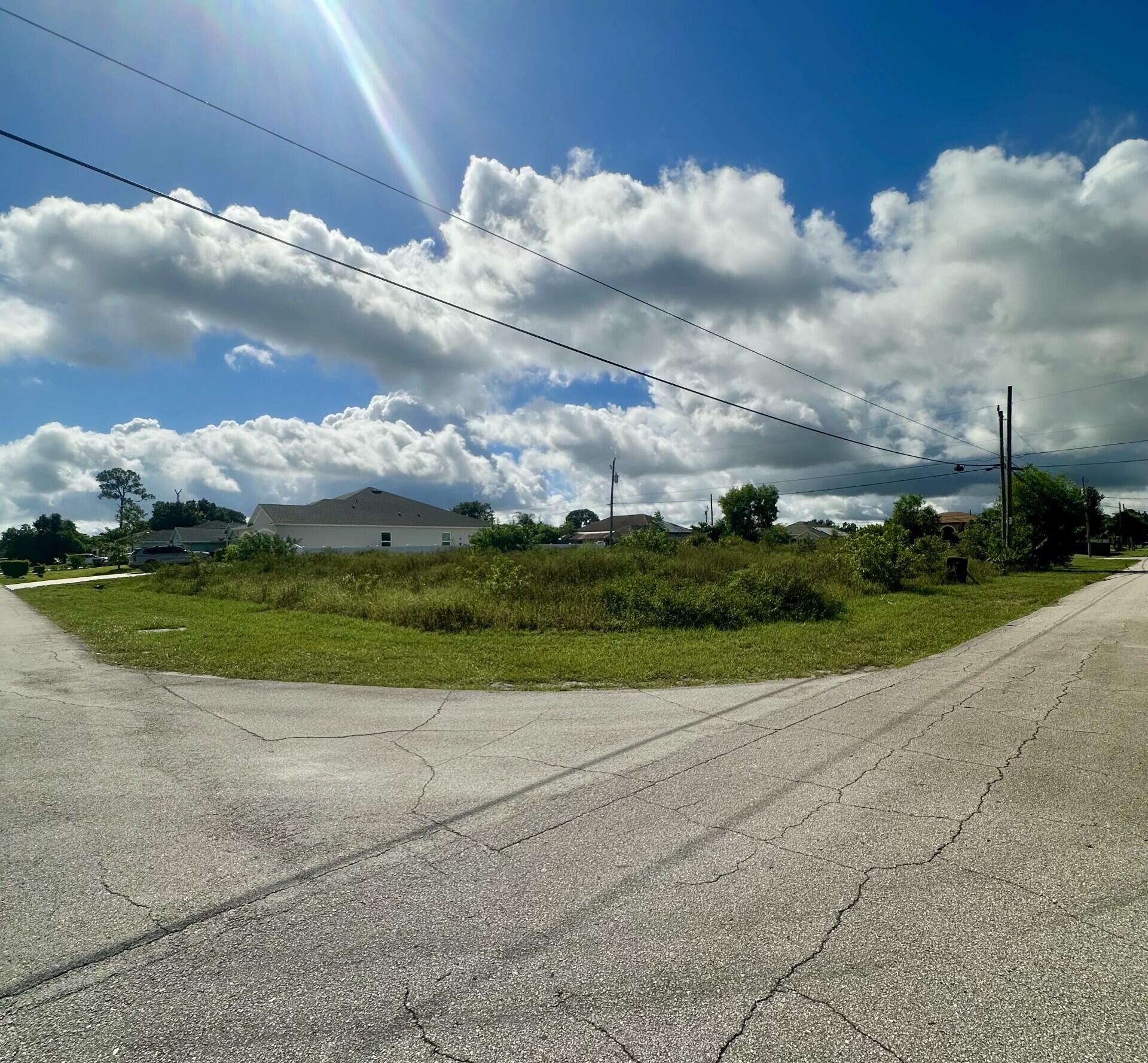 PORT ST LUCIE SECTION 33 - Land