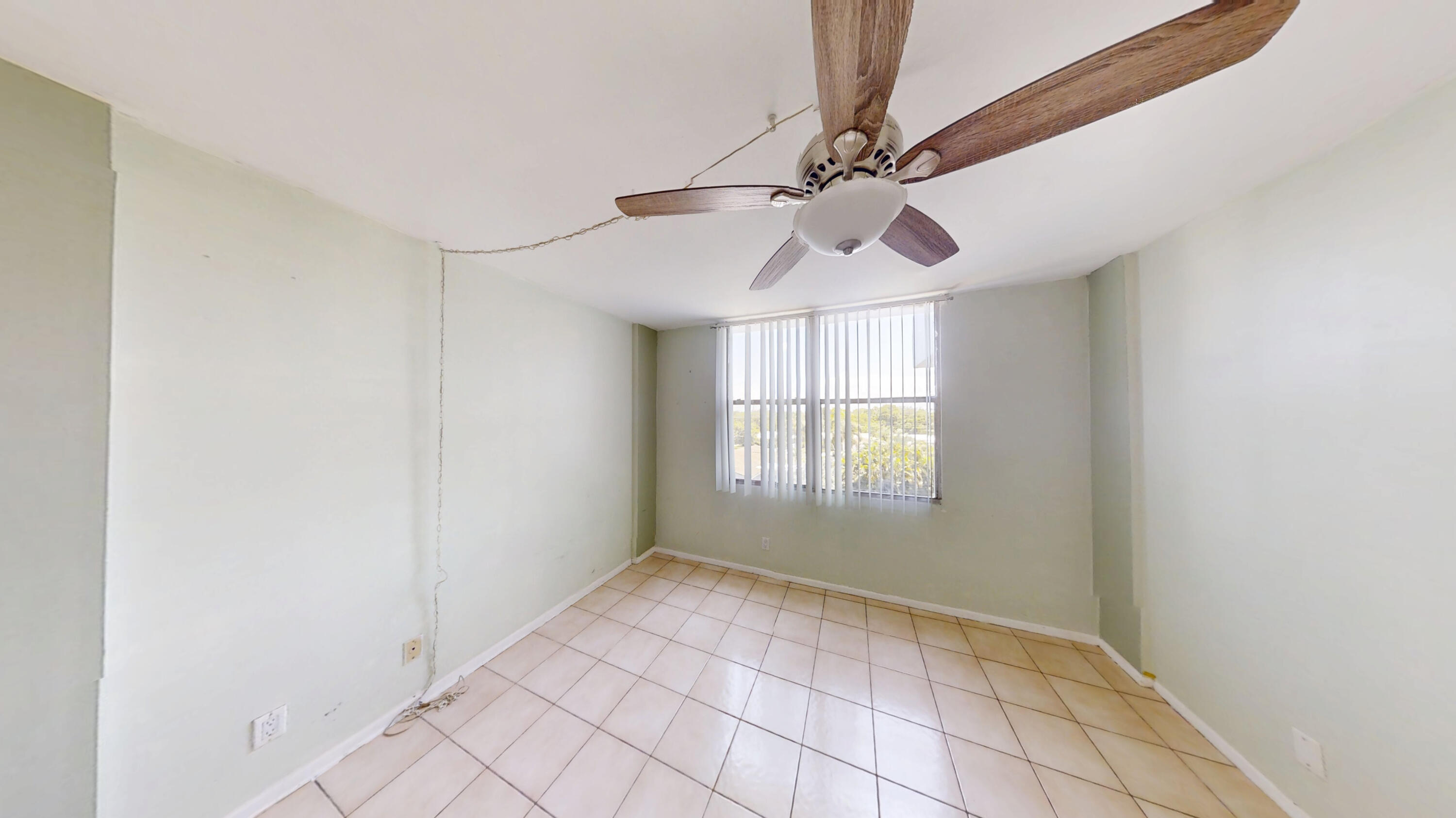 ROYAL PARK CONDO - Residential