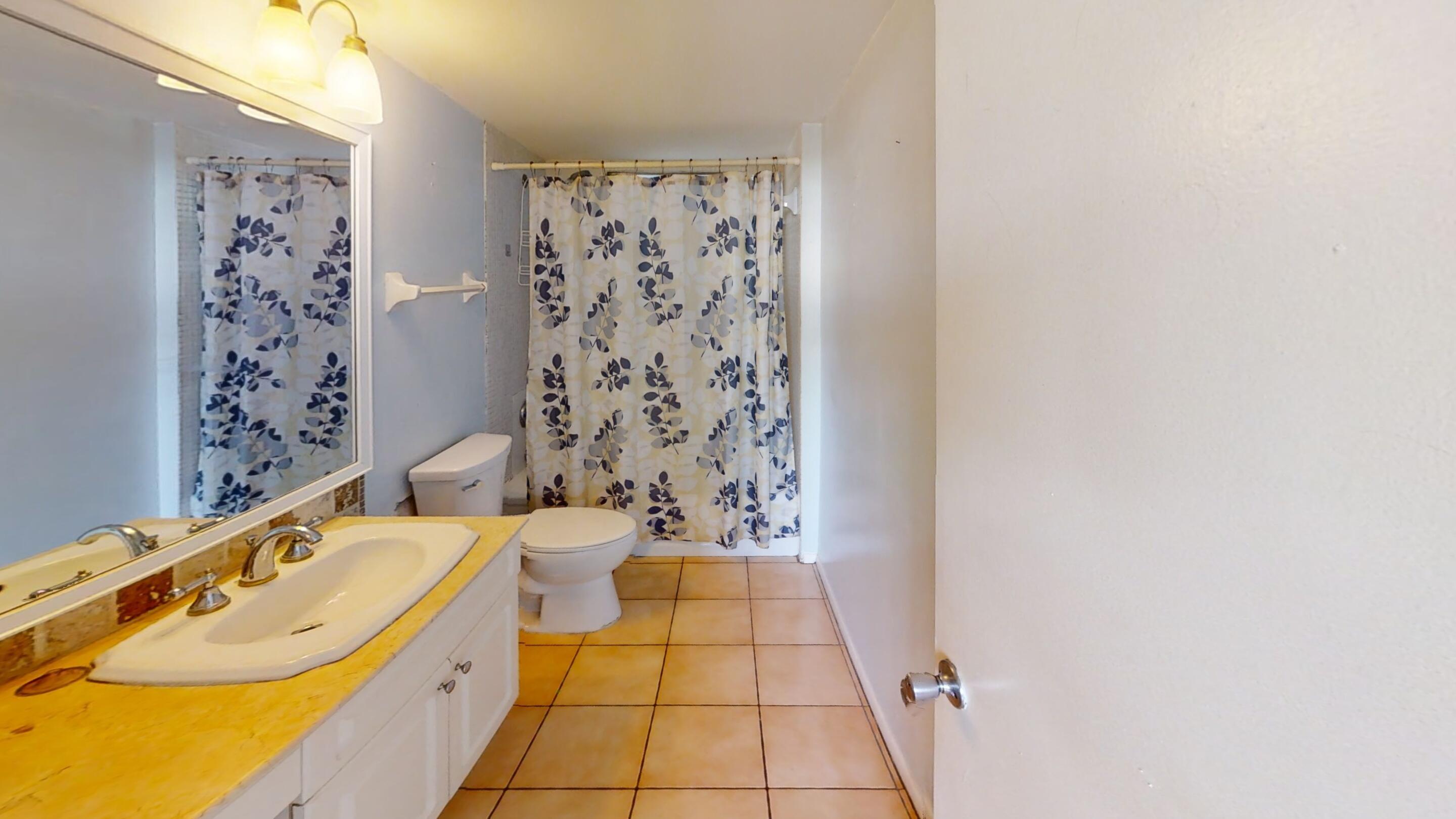 ROYAL PARK CONDO - Residential