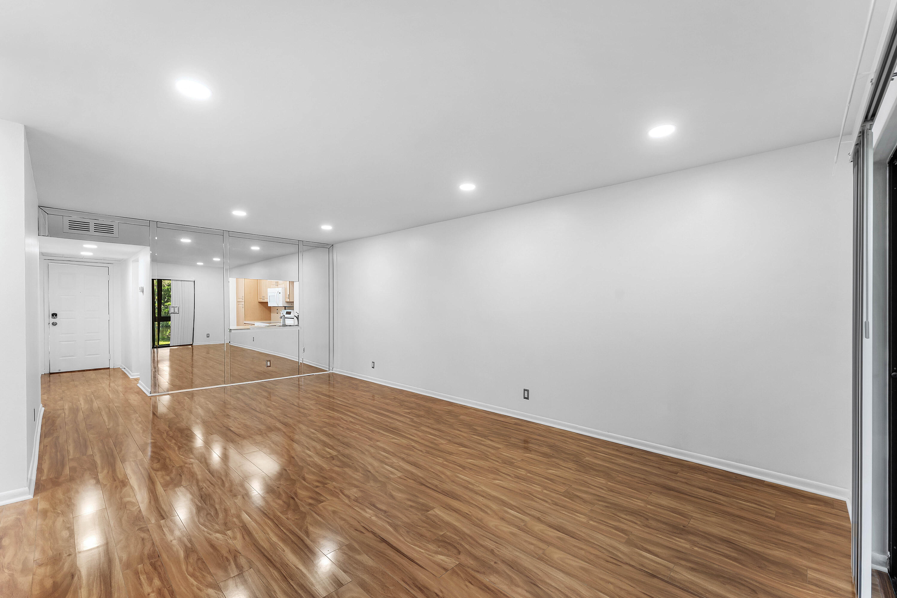 KARANDA VILLAGE IV-C CONDO - Residential