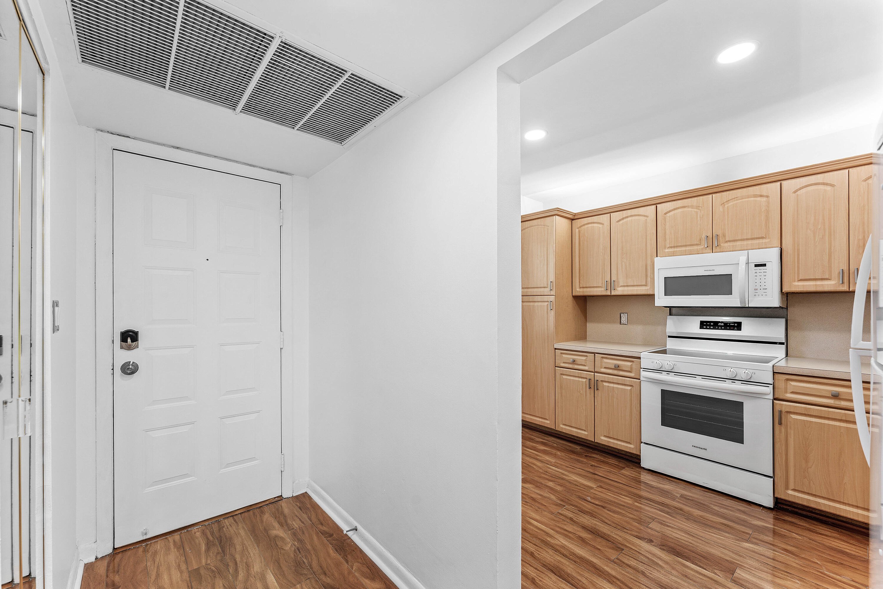 KARANDA VILLAGE IV-C CONDO - Residential