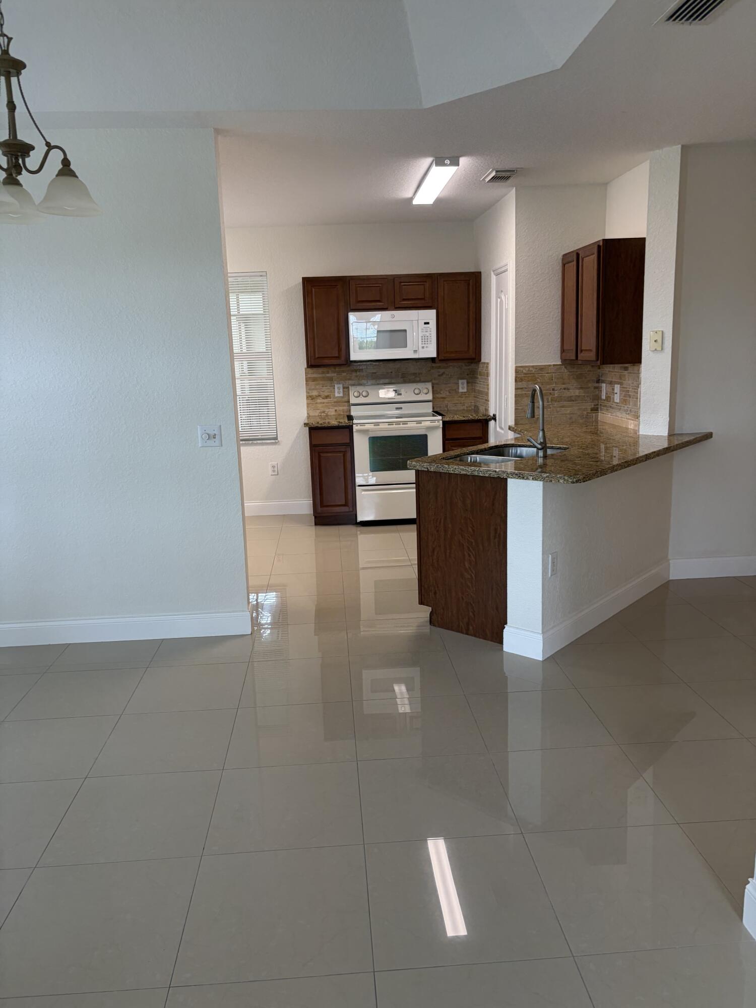 RESIDENCES OF BELMONT AT BOYNTON BEACH CONDO - Residential Lease