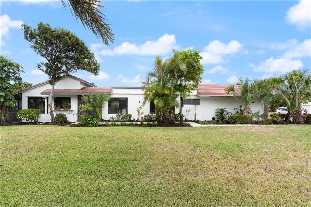 Villa MONTEREY Ind Spring - Residential