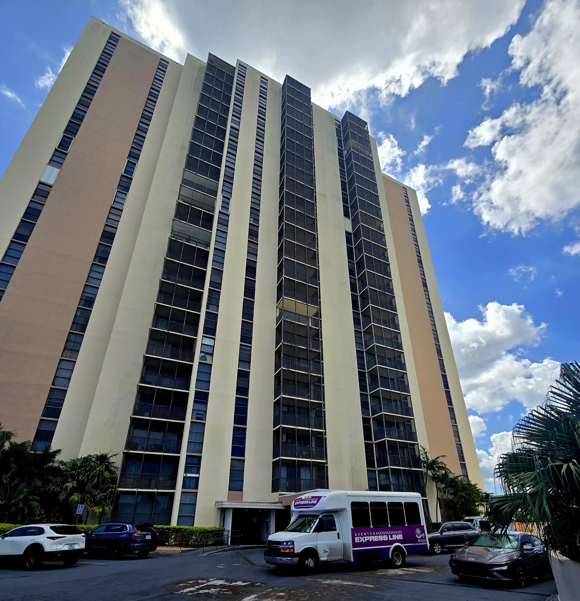 CORONADO CONDO-TOWER II - Residential