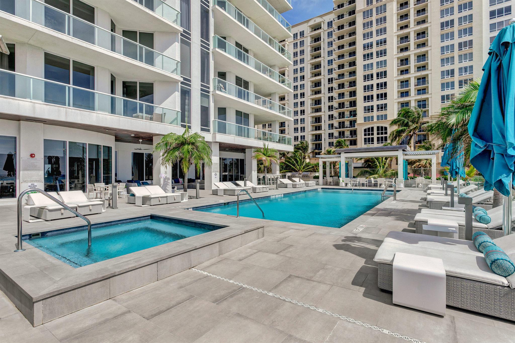 VISTABLUE SINGER ISLAND CONDO - Residential