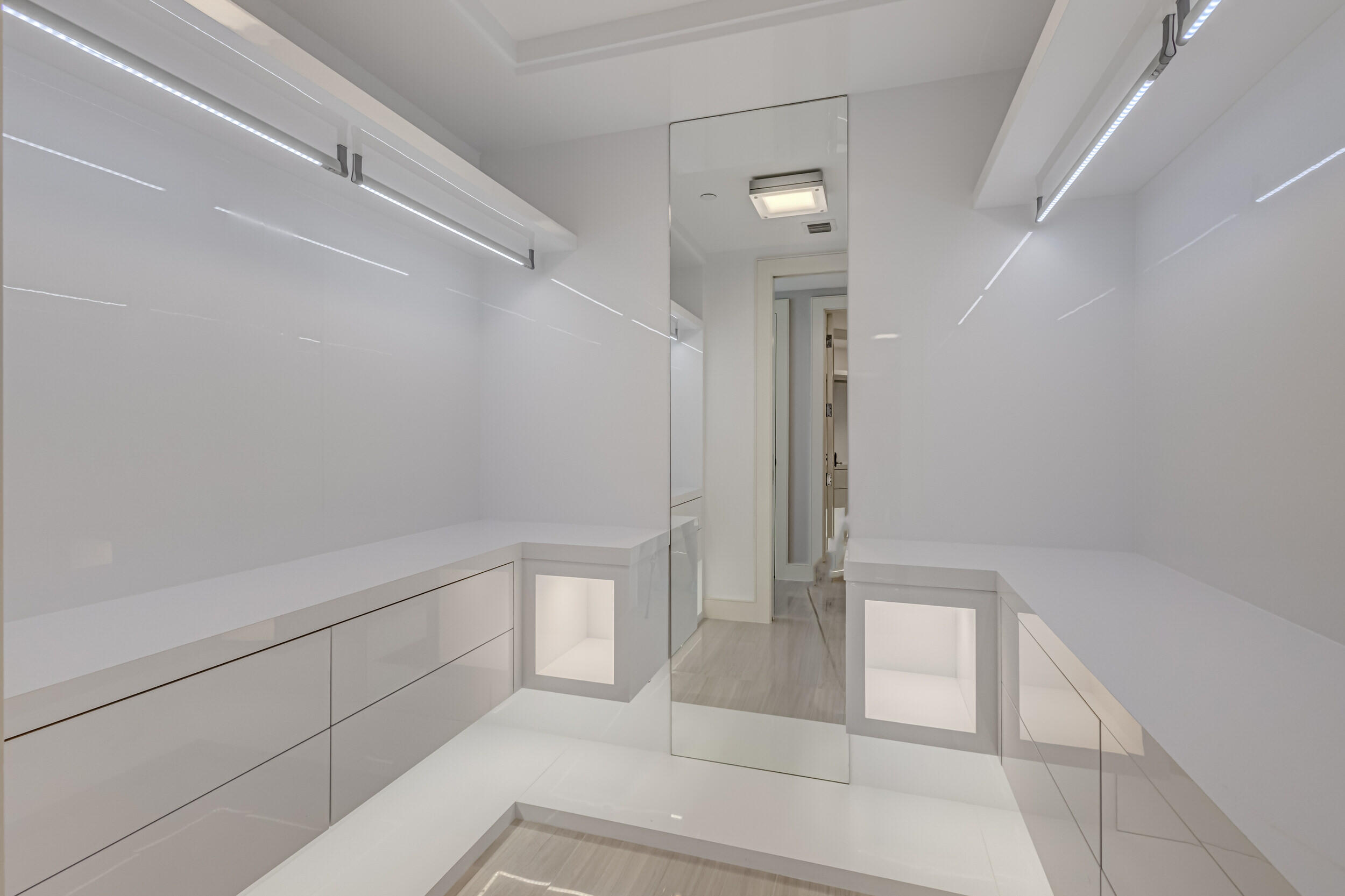 VISTABLUE SINGER ISLAND CONDO - Residential