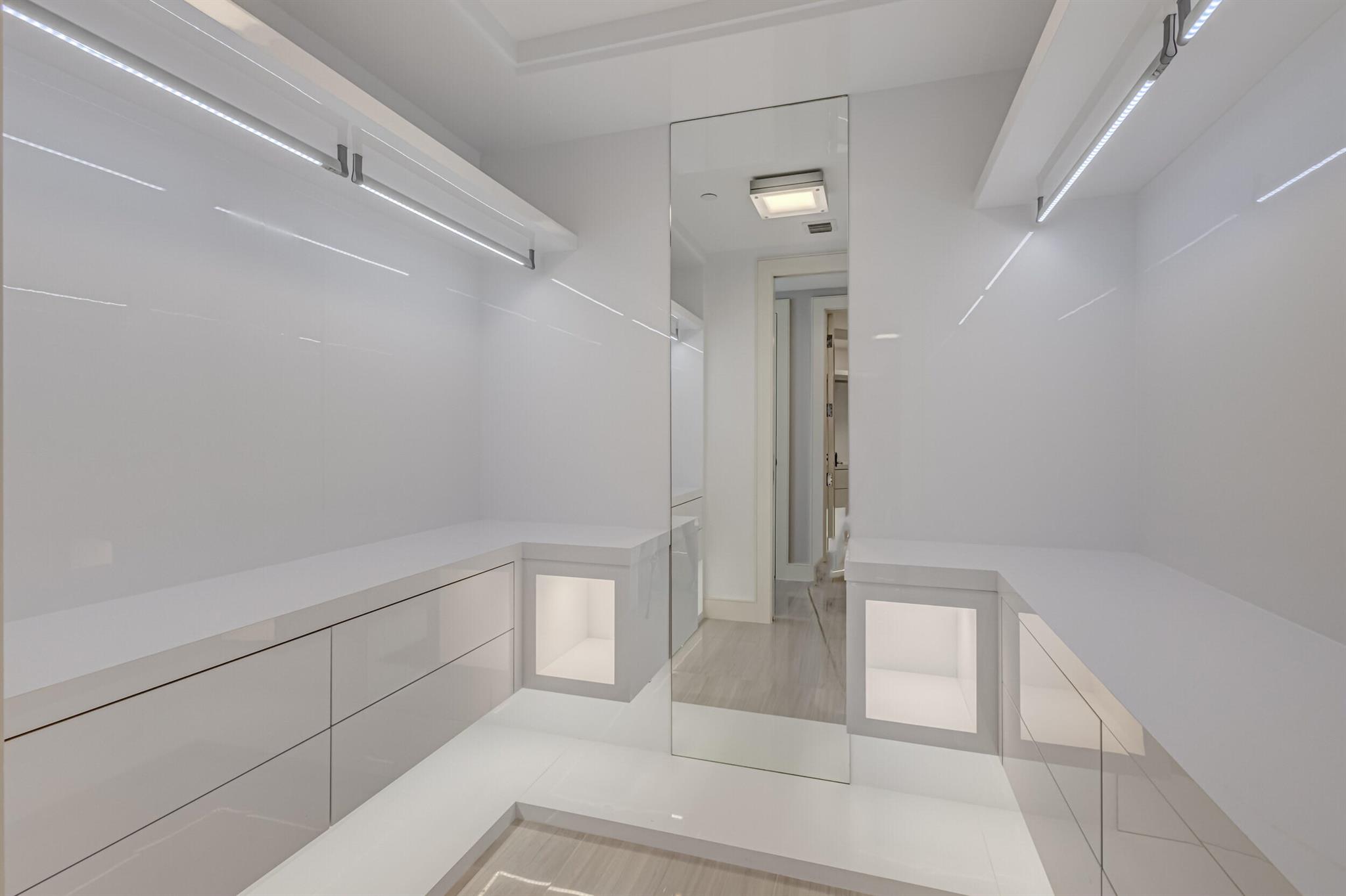VISTABLUE SINGER ISLAND CONDO - Residential
