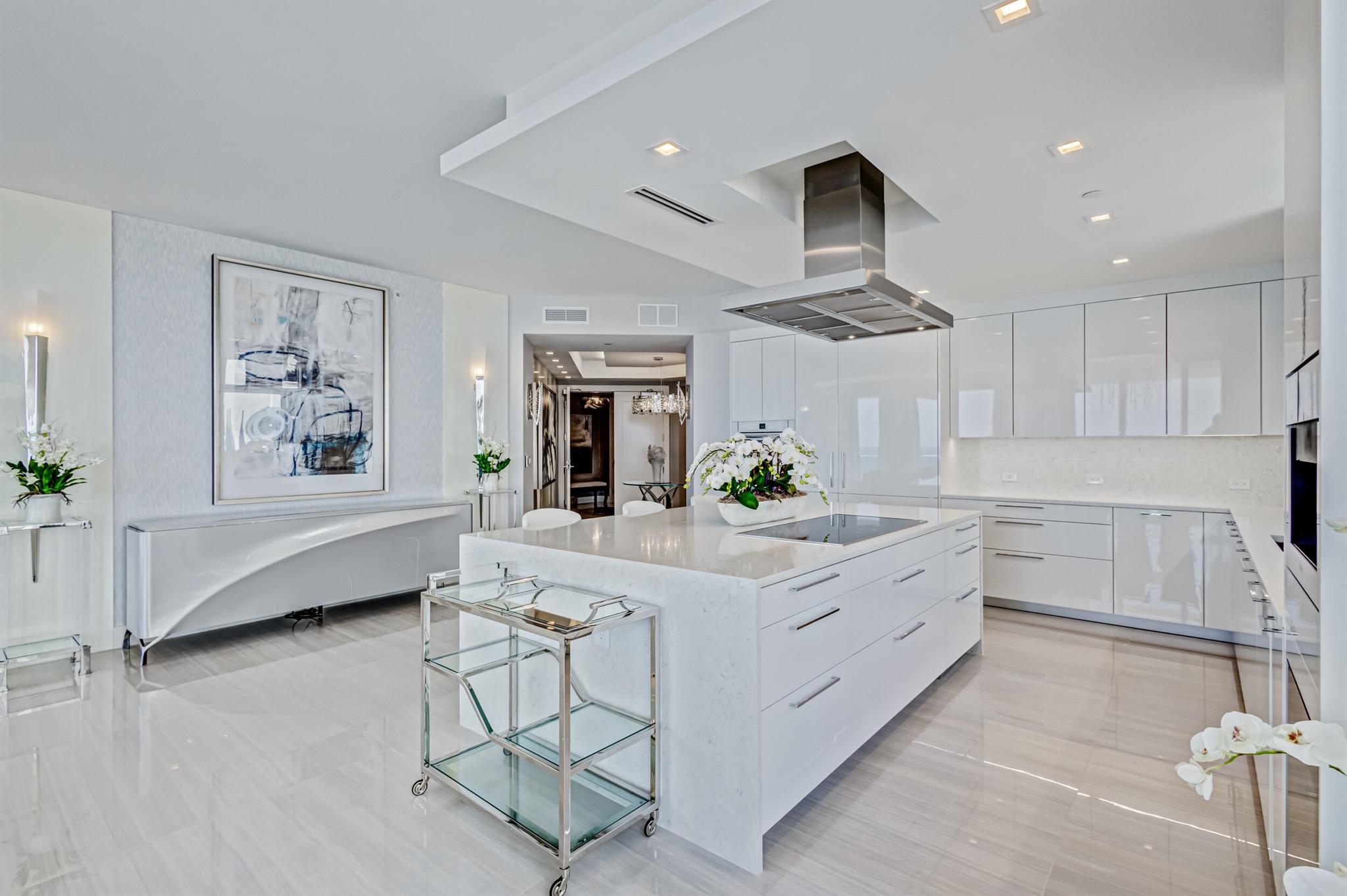 VISTABLUE SINGER ISLAND CONDO - Residential
