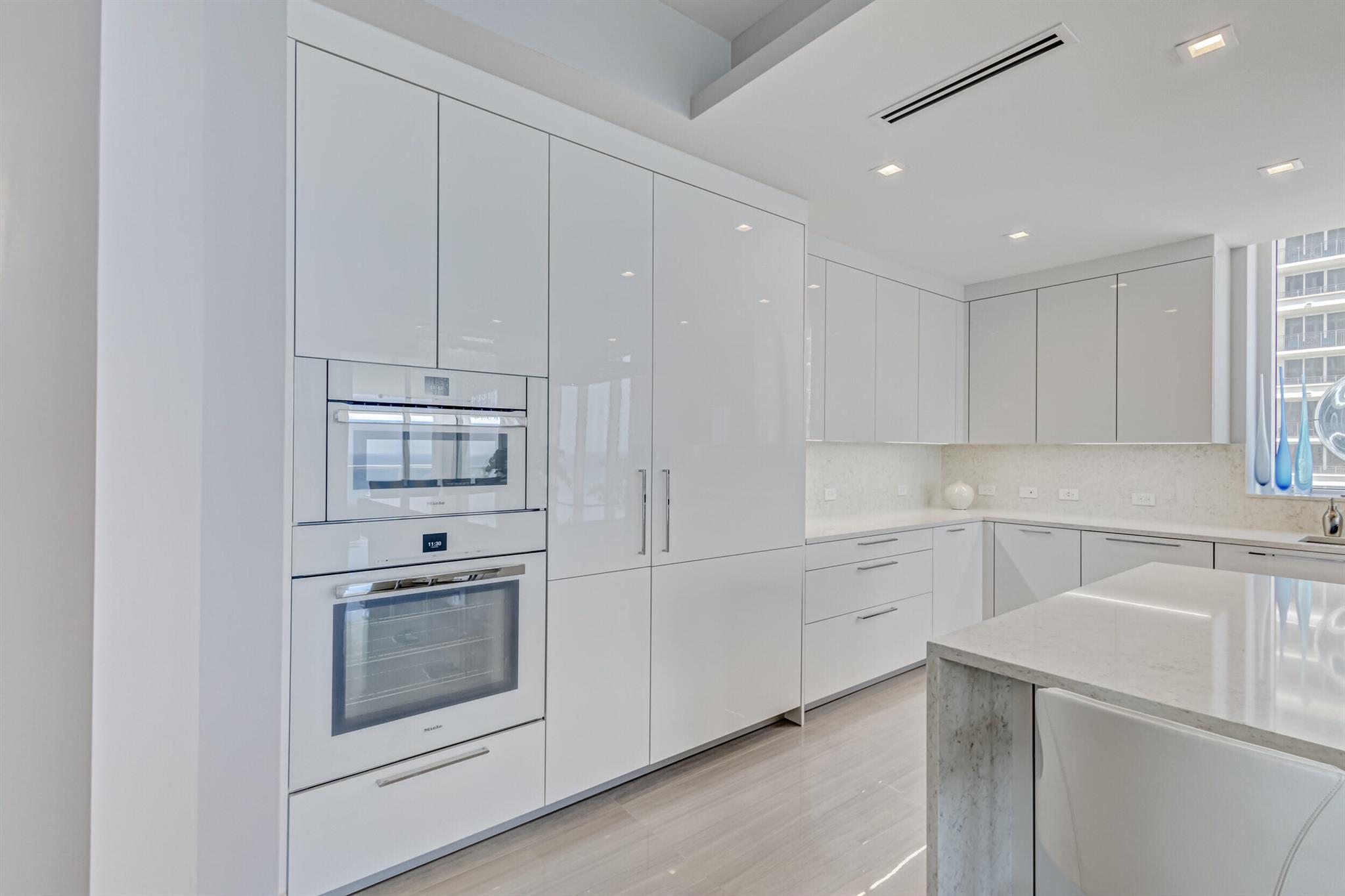 VISTABLUE SINGER ISLAND CONDO - Residential