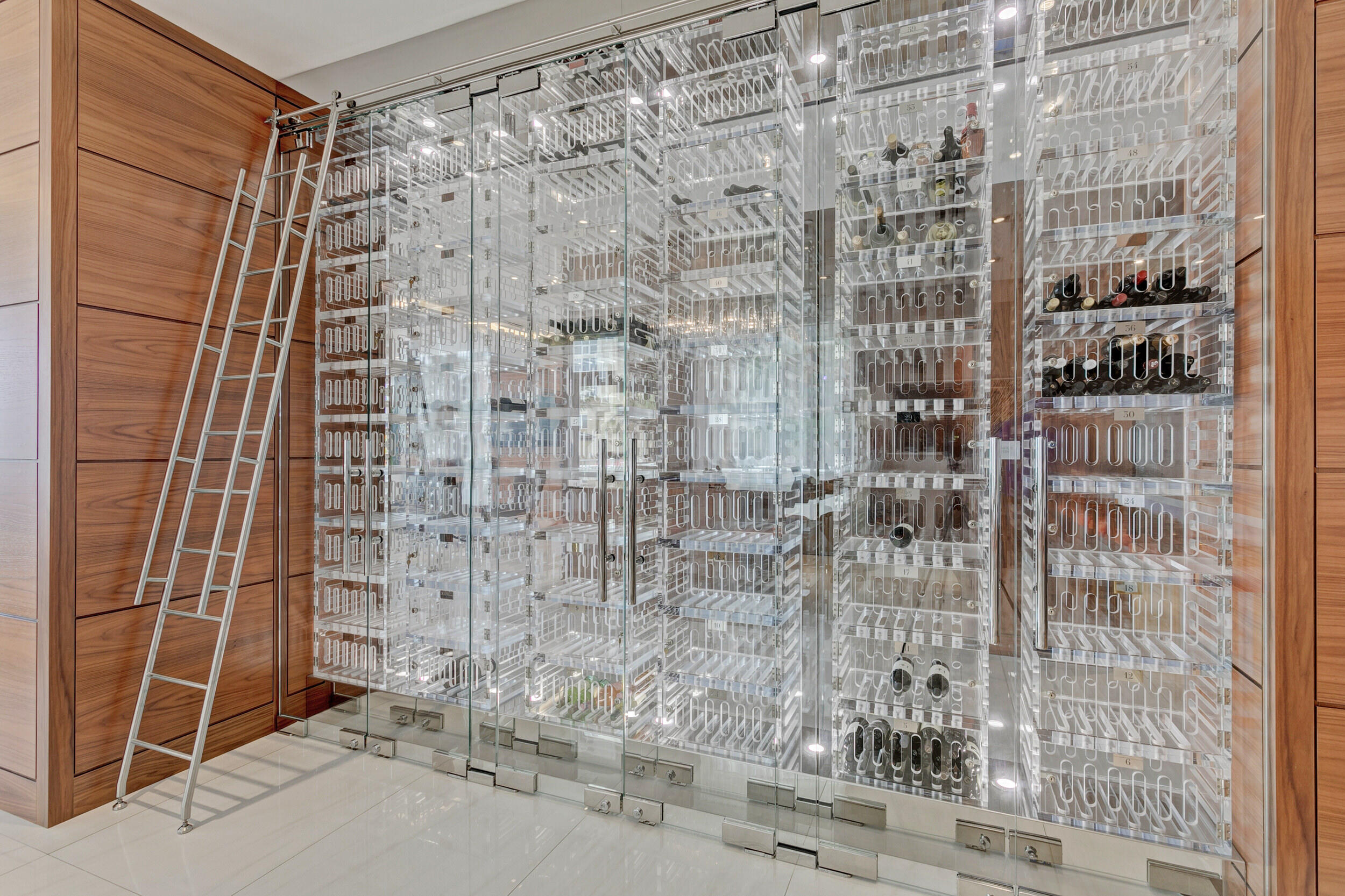 VISTABLUE SINGER ISLAND CONDO - Residential