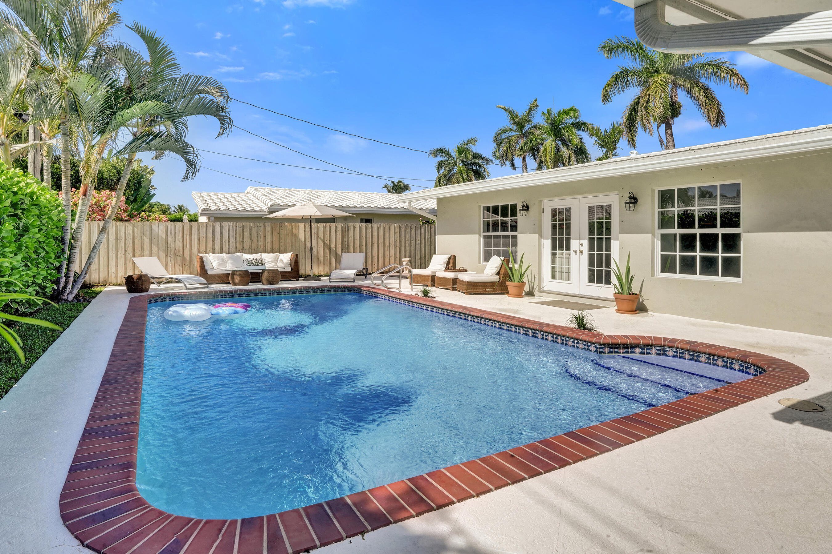 CORAL RIDGE COUNTRY CLUB - Residential