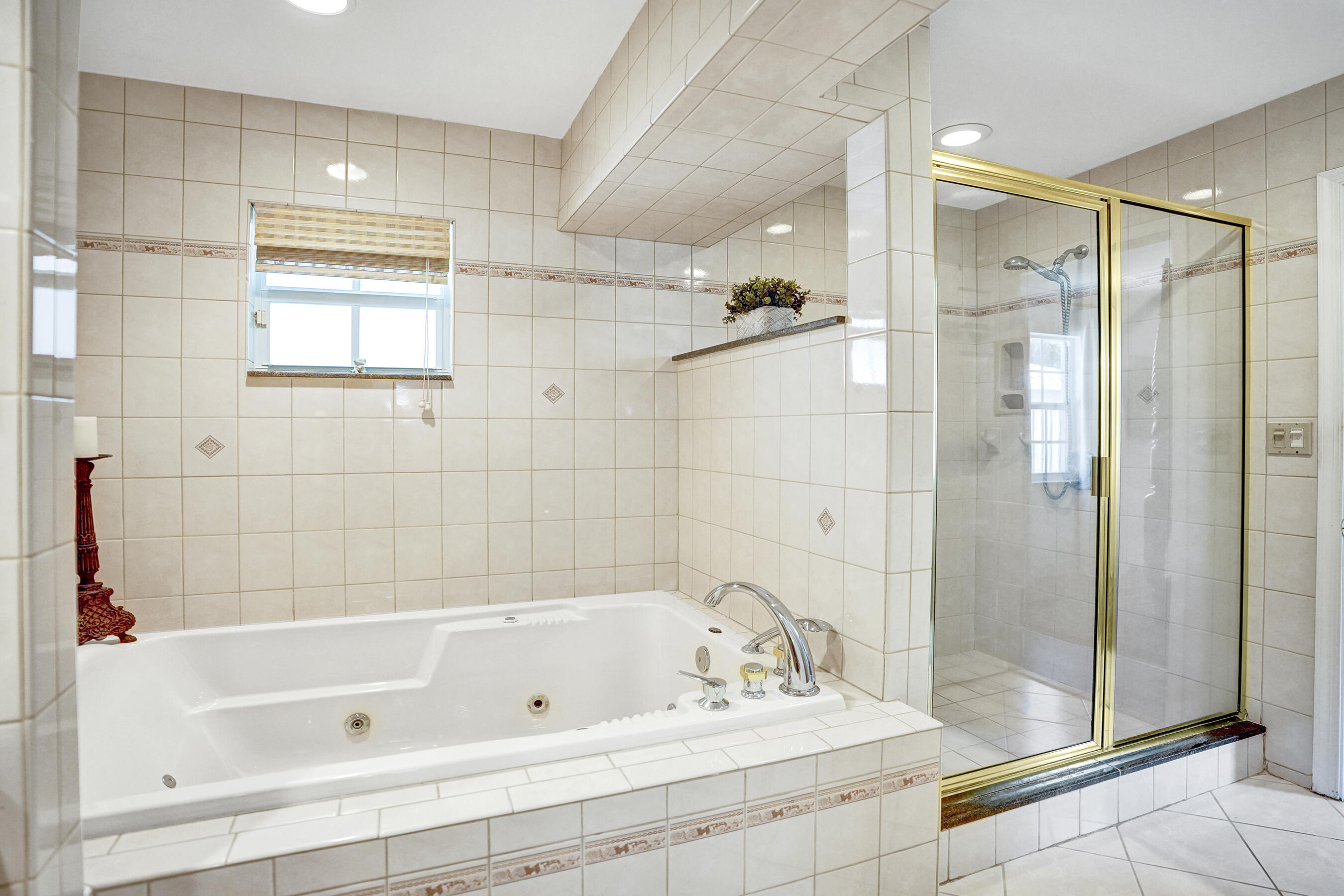 CORAL RIDGE COUNTRY CLUB - Residential