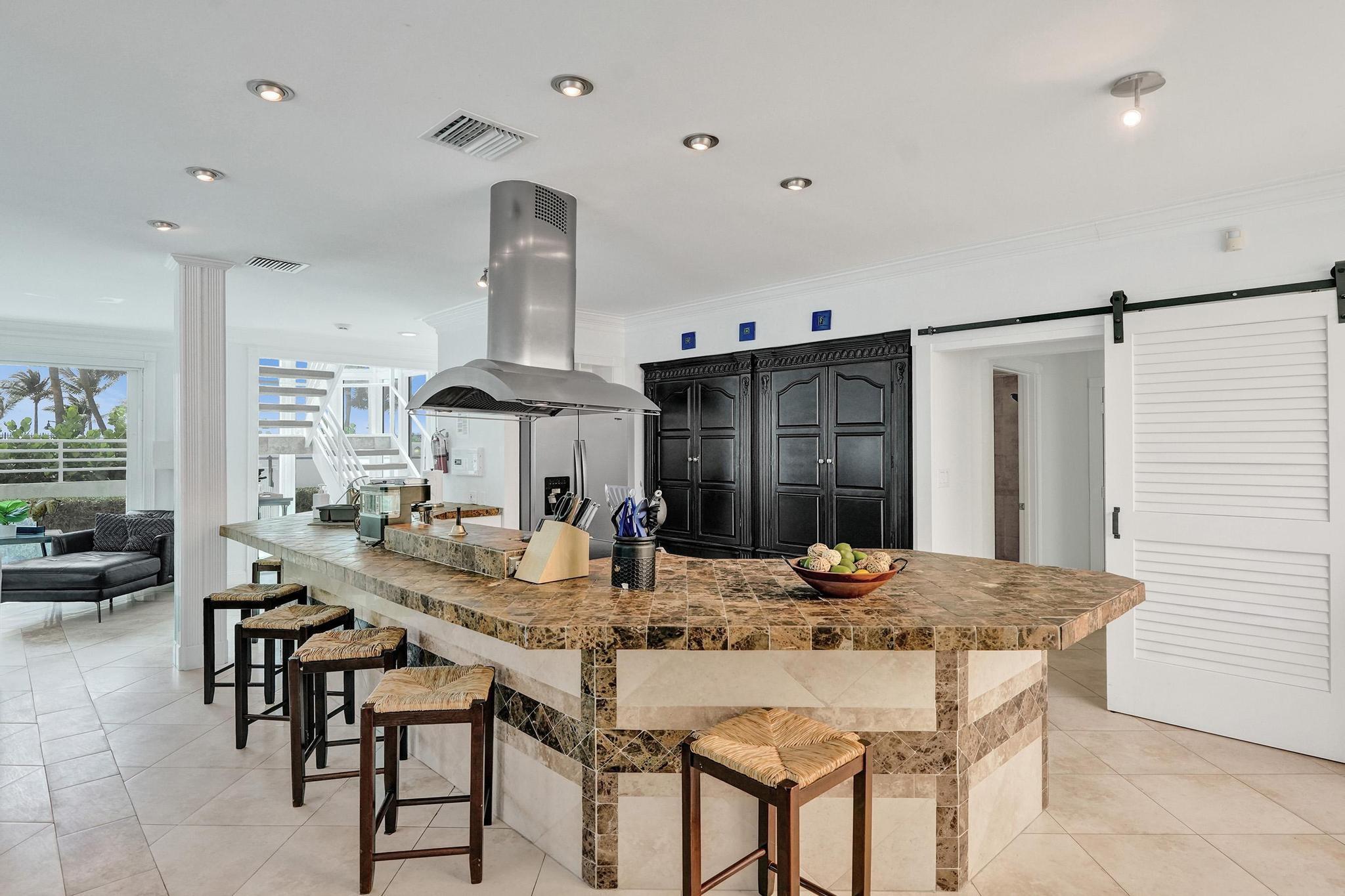 LAS OLAS BY THE SEA EXT - Residential