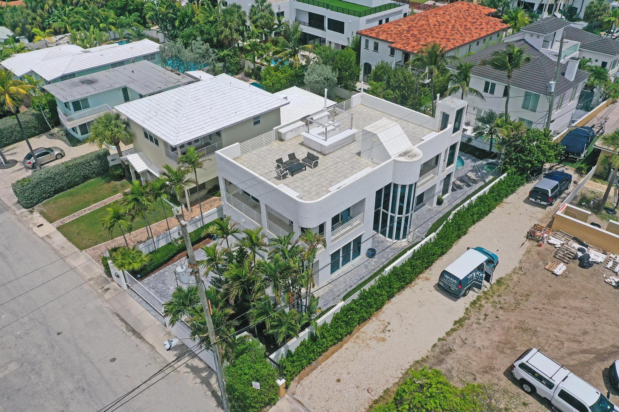 LAS OLAS BY THE SEA EXT - Residential