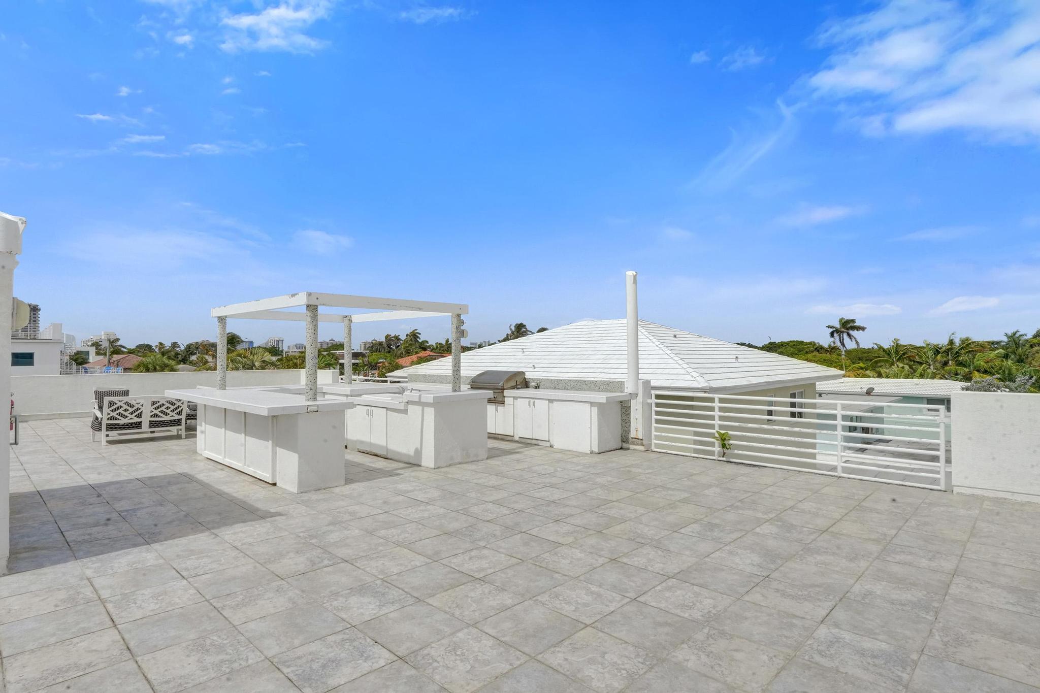 LAS OLAS BY THE SEA EXT - Residential