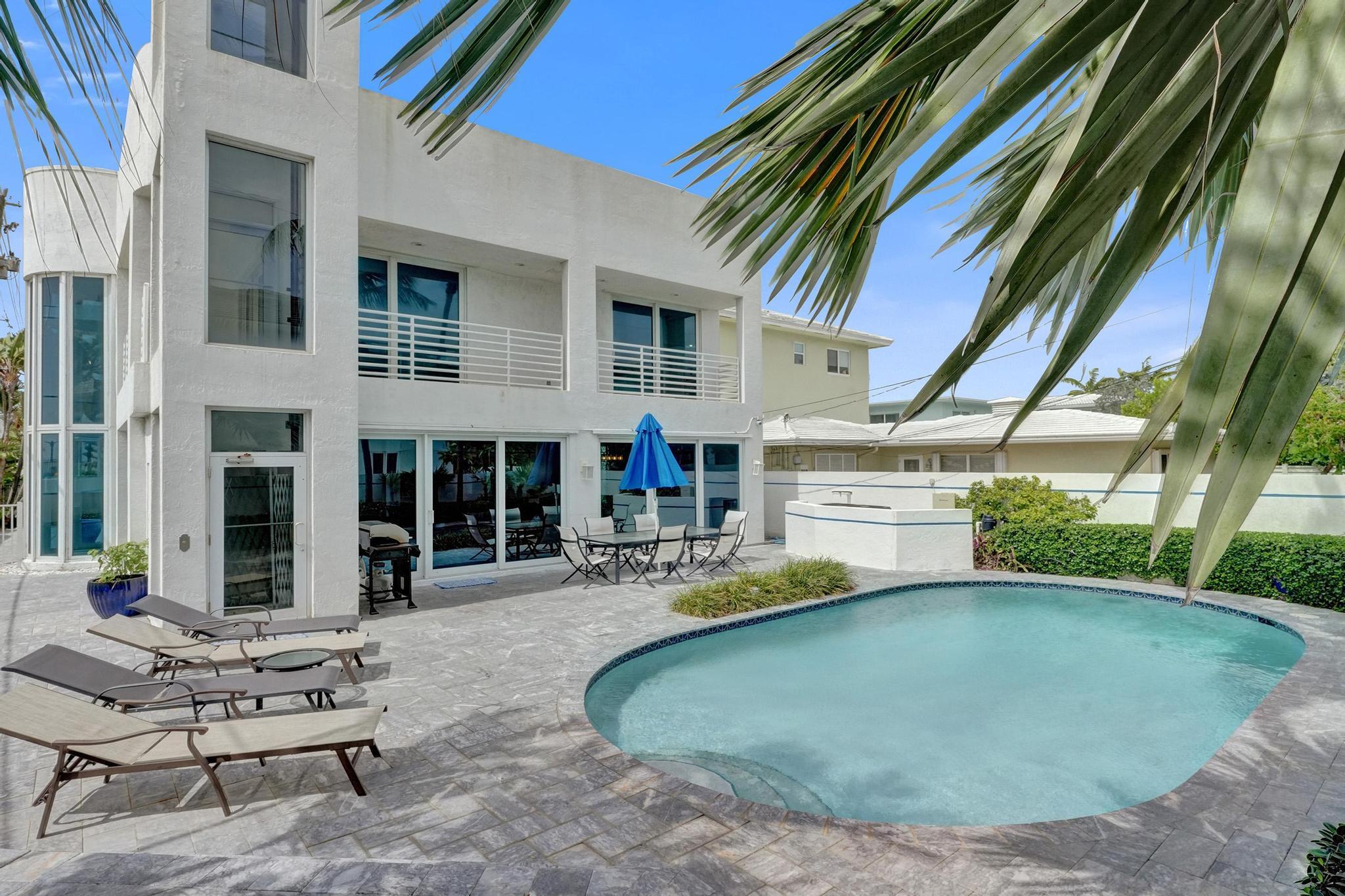 LAS OLAS BY THE SEA EXT - Residential