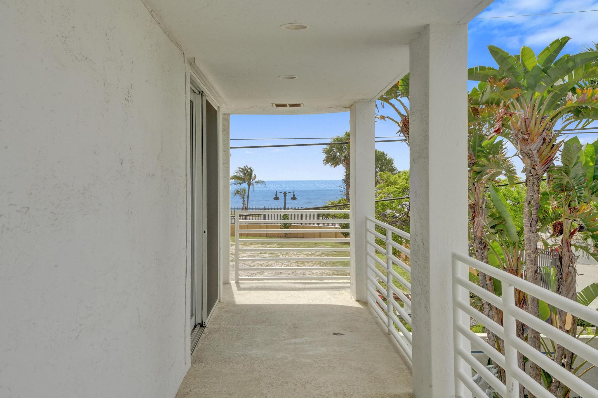 LAS OLAS BY THE SEA EXT - Residential