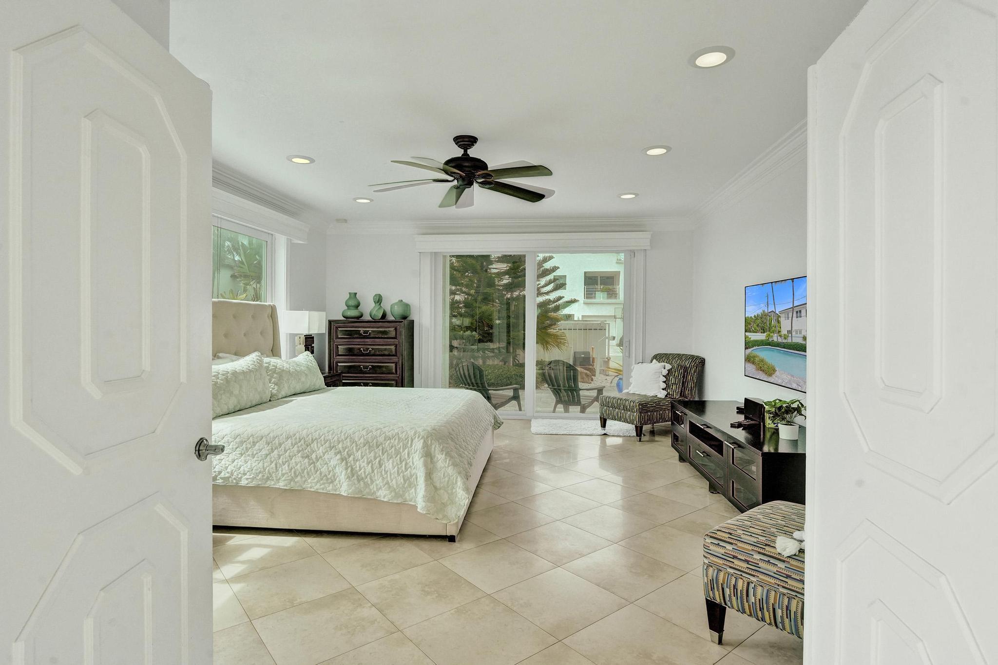 LAS OLAS BY THE SEA EXT - Residential