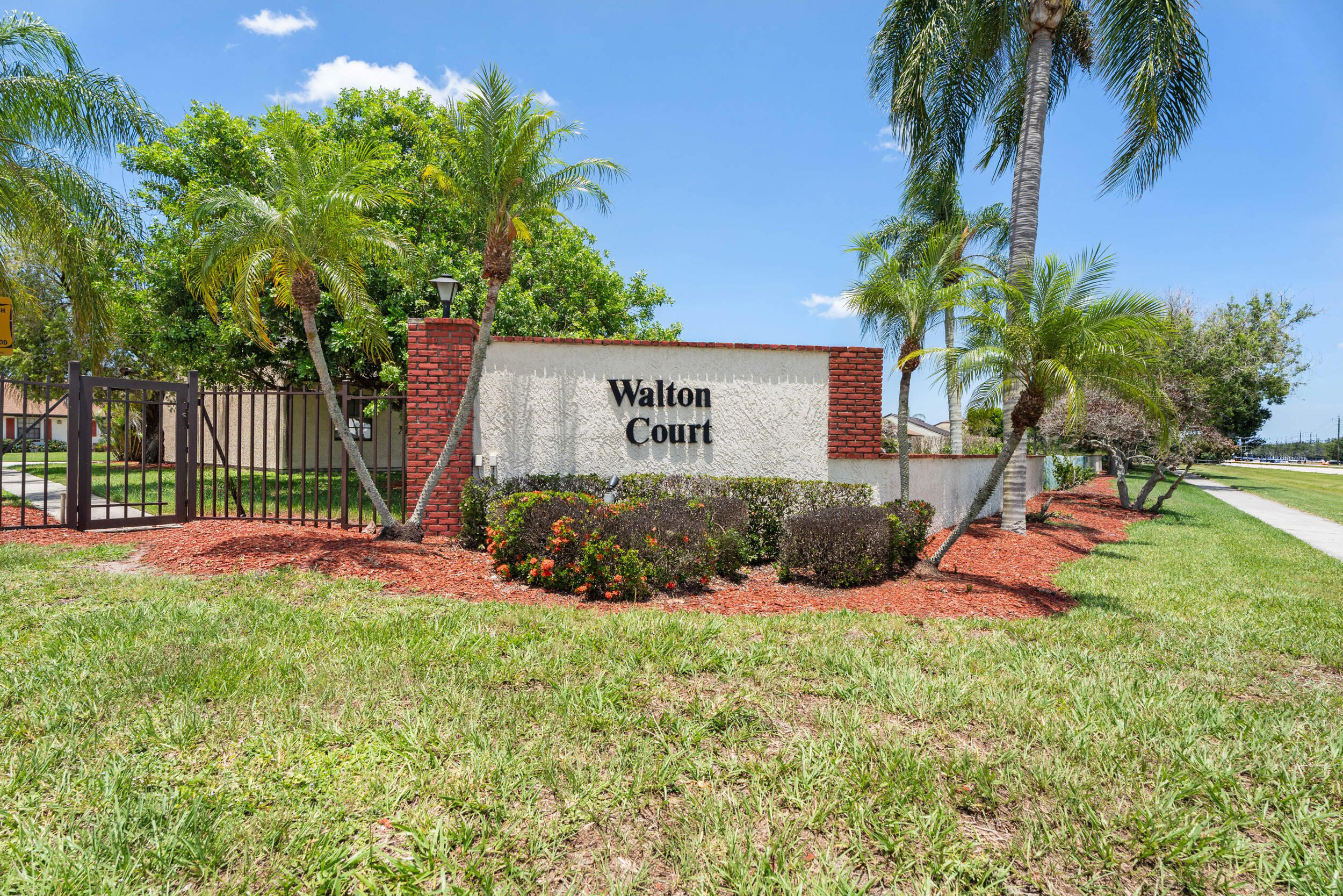 PORT ST LUCIE SECTION 53 1ST REPLAT - Residential