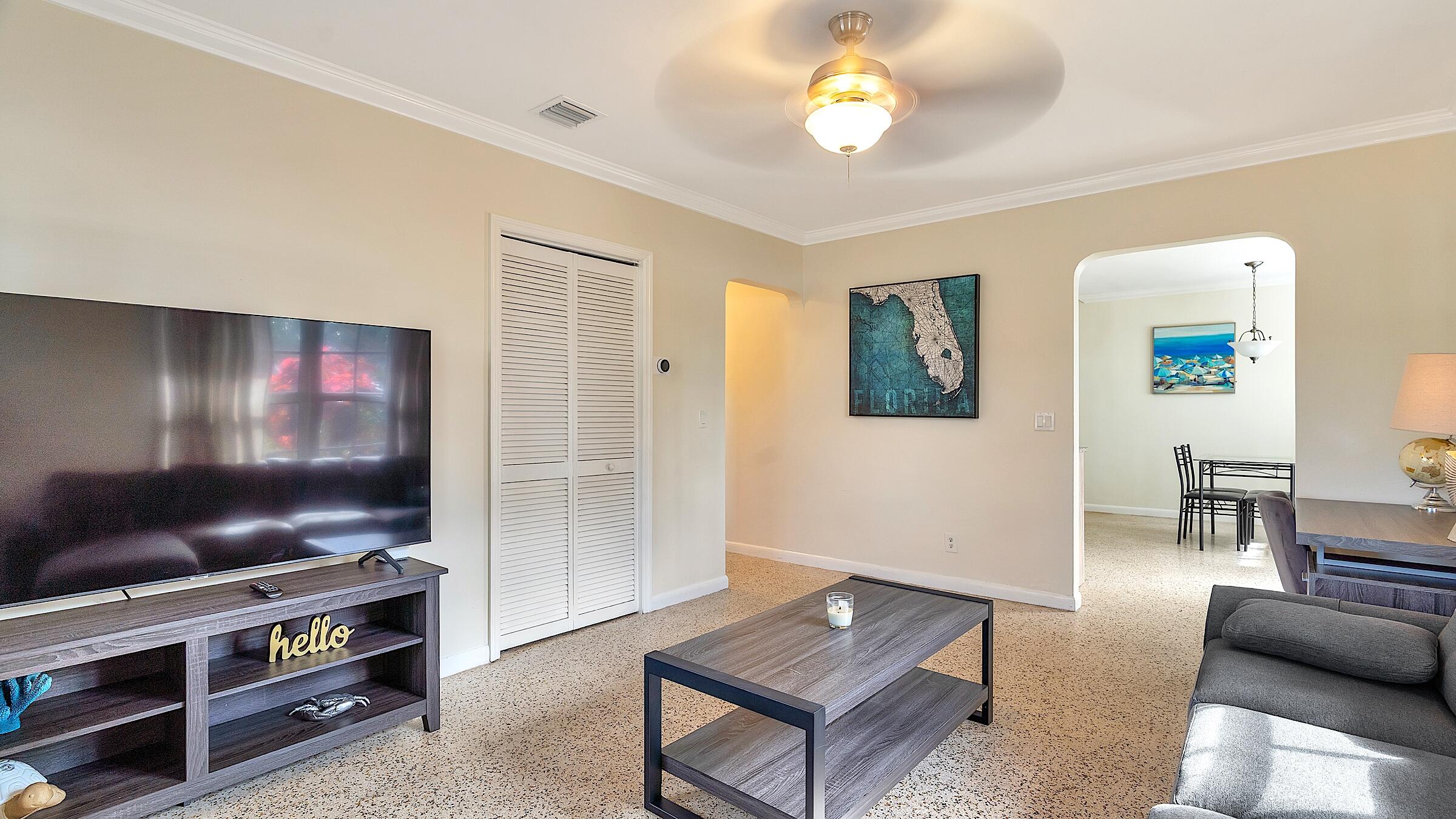 LAKE WORTH TOWN OF - Residential Income