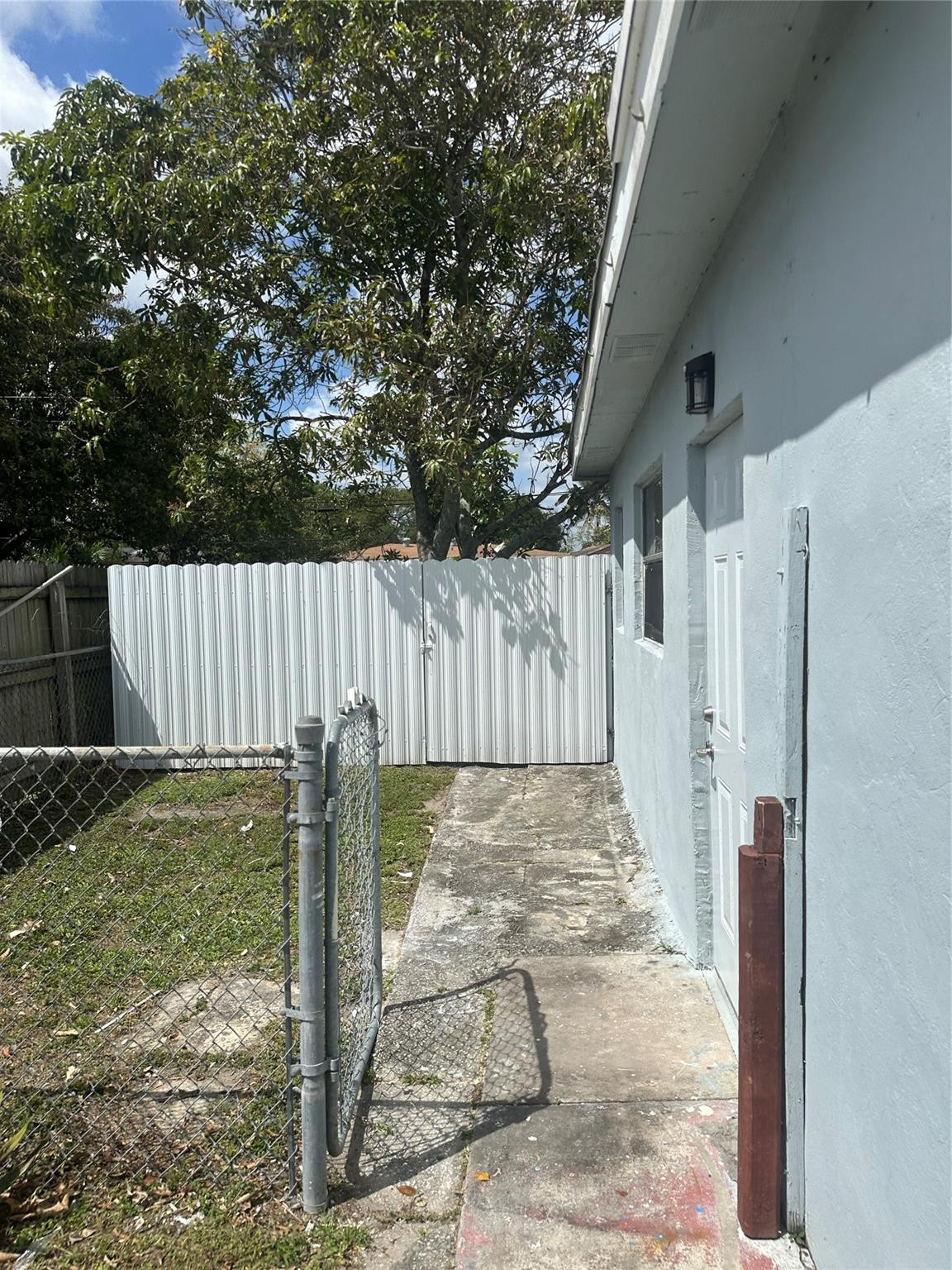 MIRAMAR PARK - Residential Lease