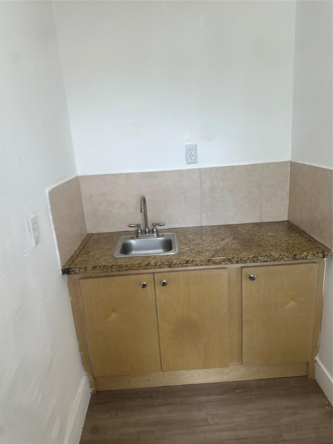MIRAMAR PARK - Residential Lease