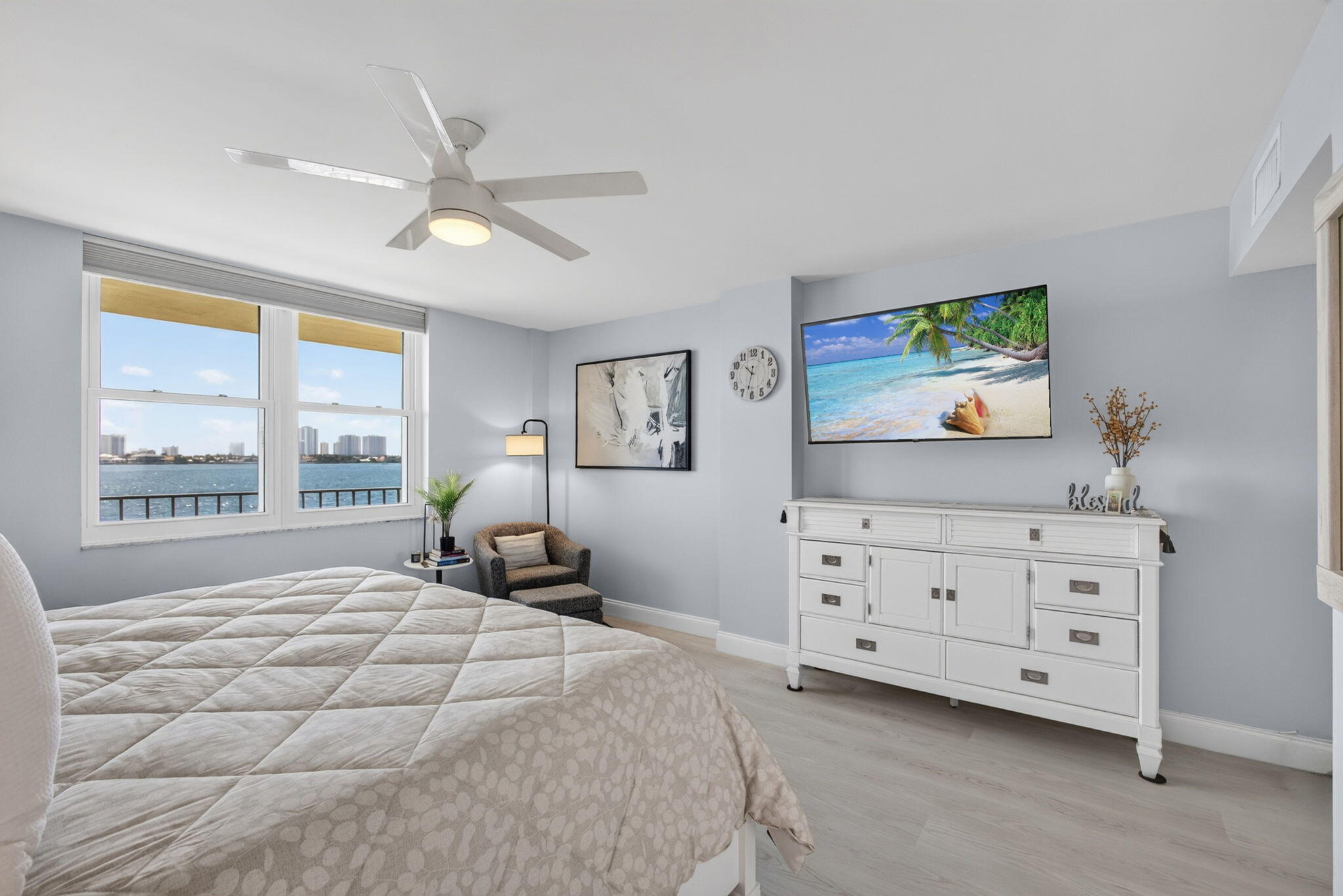 LAKE HARBOUR TOWERS CONDO - Residential