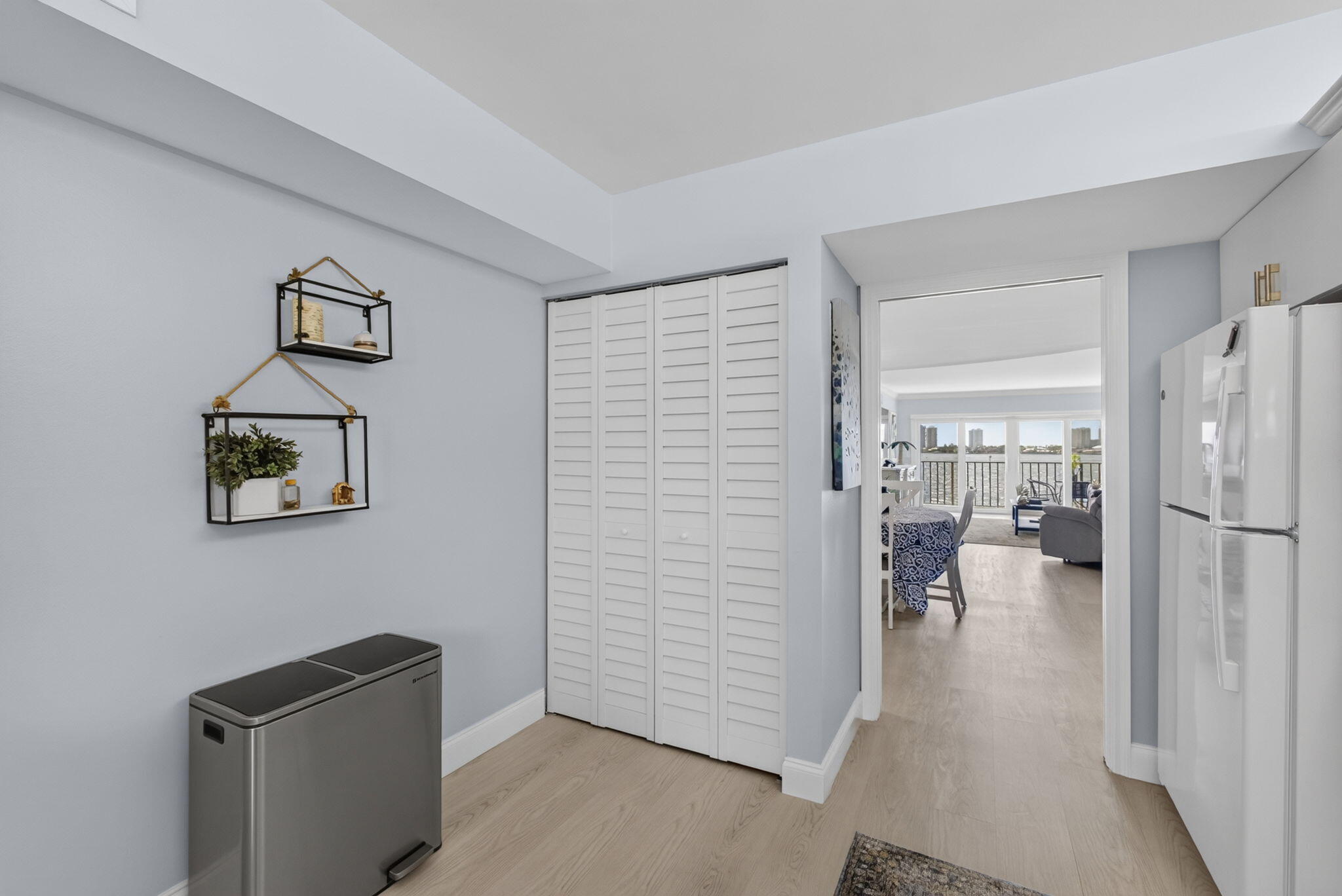 LAKE HARBOUR TOWERS CONDO - Residential