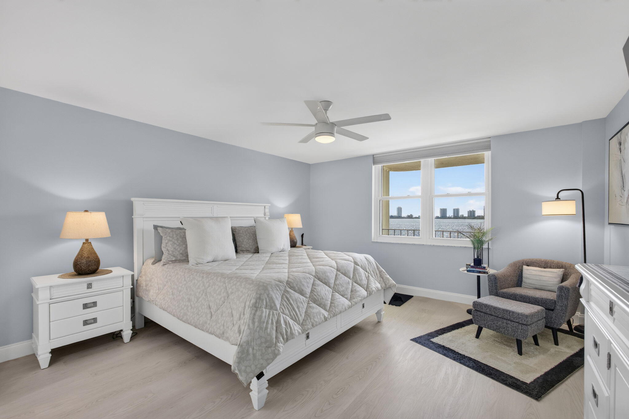 LAKE HARBOUR TOWERS CONDO - Residential