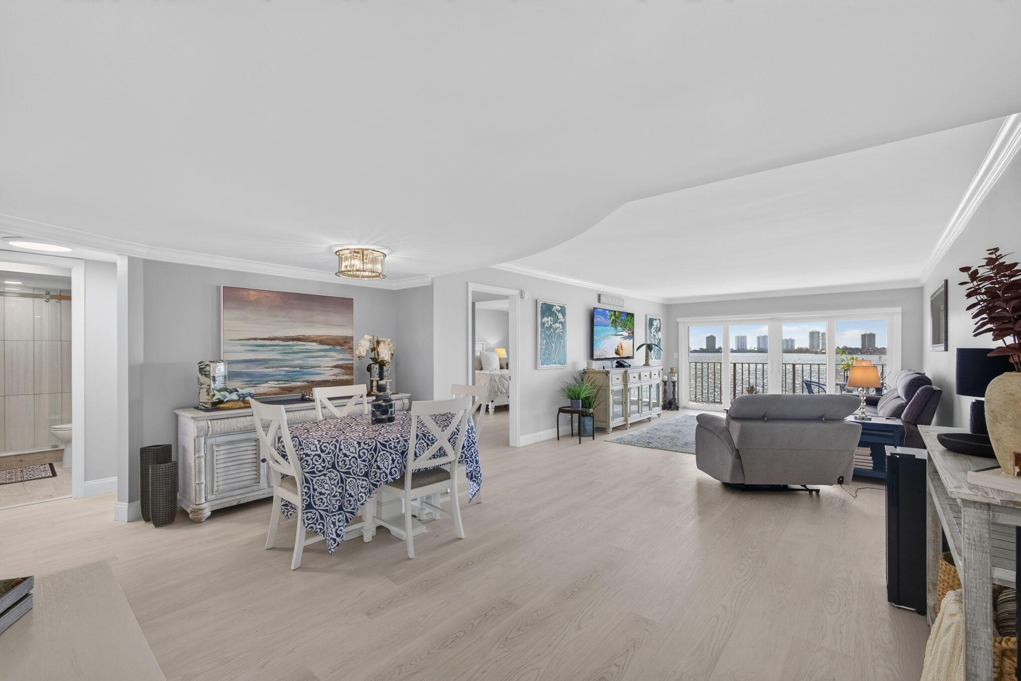 LAKE HARBOUR TOWERS CONDO - Residential