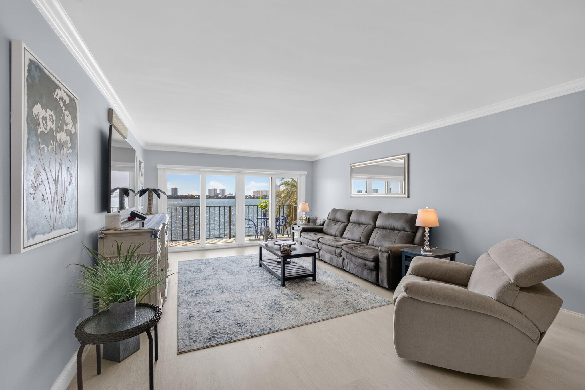 LAKE HARBOUR TOWERS CONDO - Residential