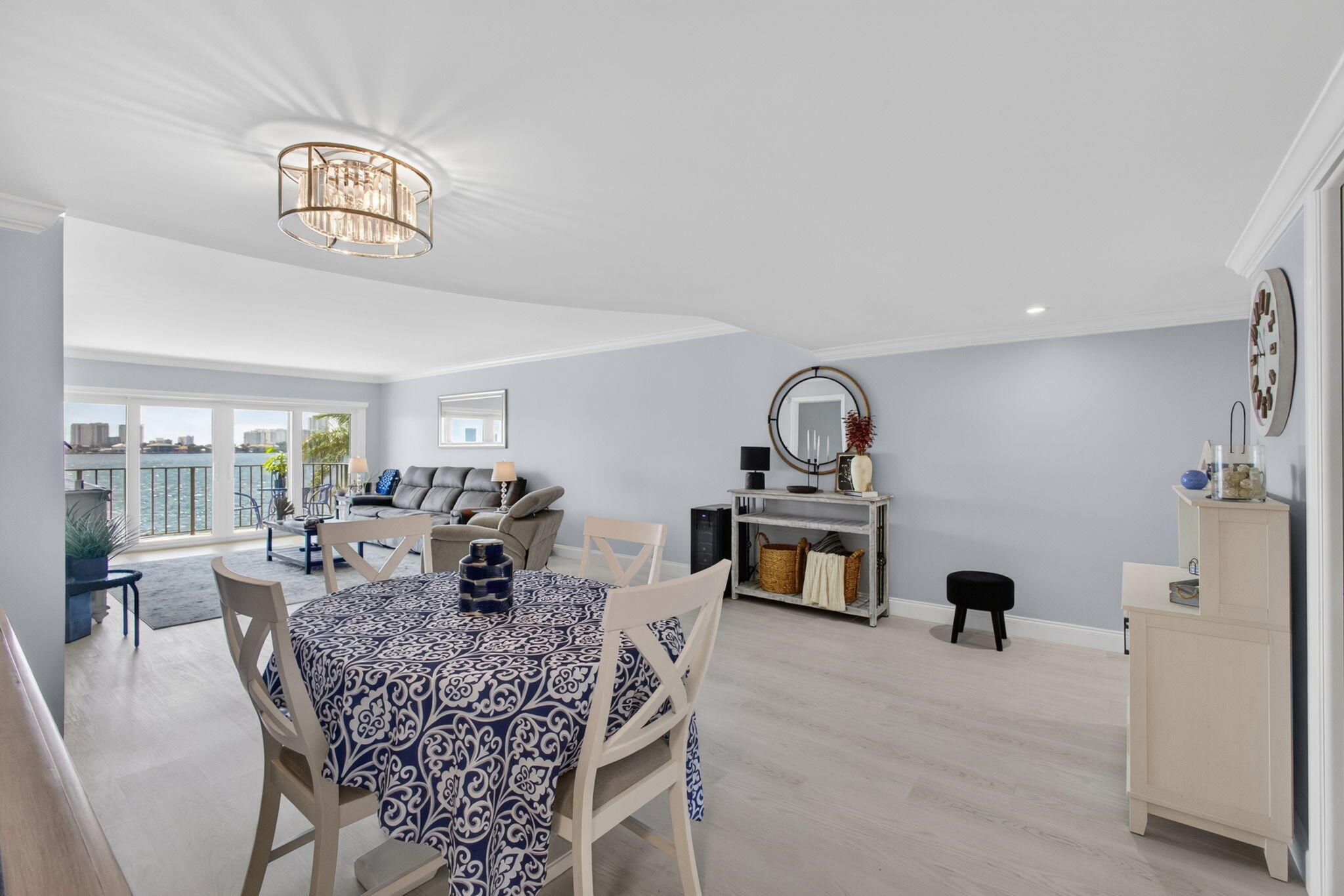 LAKE HARBOUR TOWERS CONDO - Residential