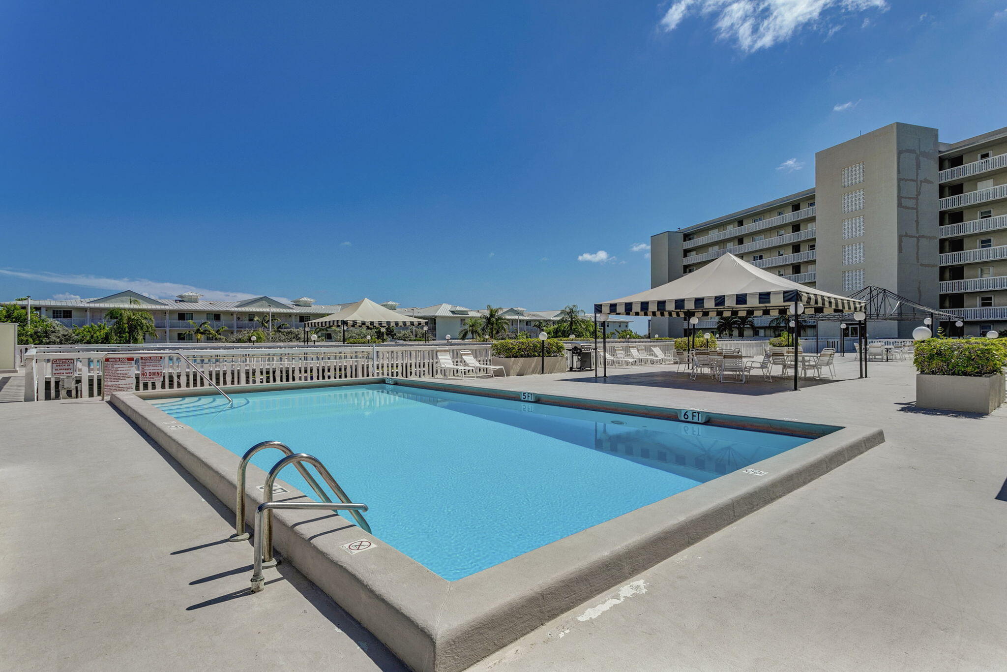 LAKE HARBOUR TOWERS CONDO - Residential