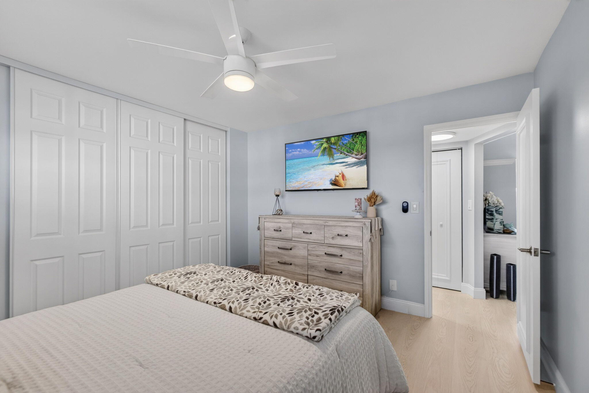 LAKE HARBOUR TOWERS CONDO - Residential