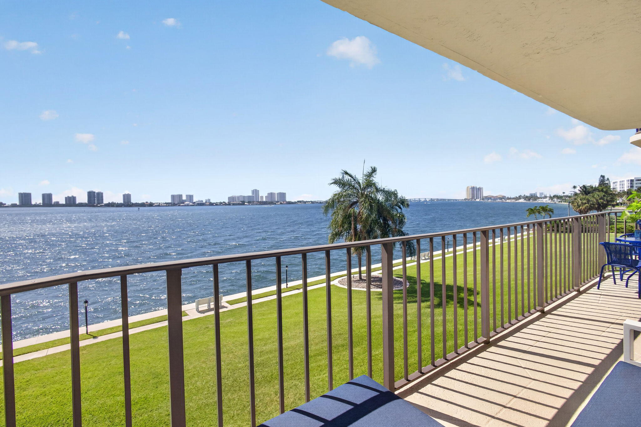 LAKE HARBOUR TOWERS CONDO - Residential