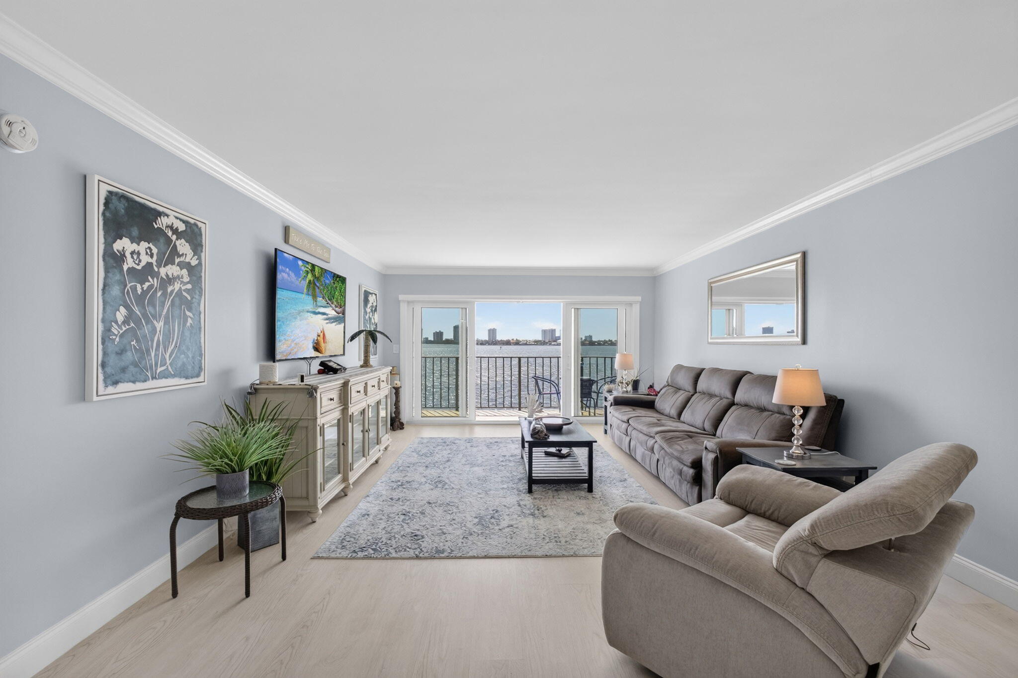 LAKE HARBOUR TOWERS CONDO - Residential