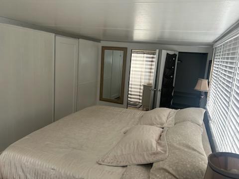 RAVENSWOOD ESTATES & MARINAS - Residential Lease