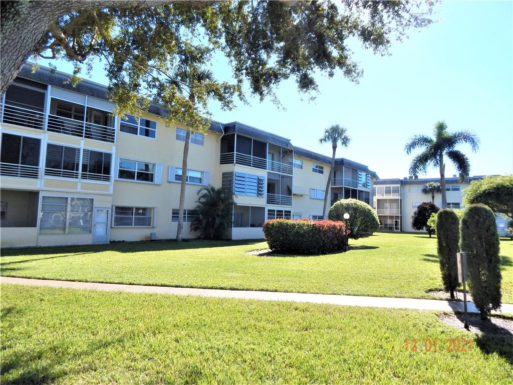 LAUDERHILL EAST - Residential
