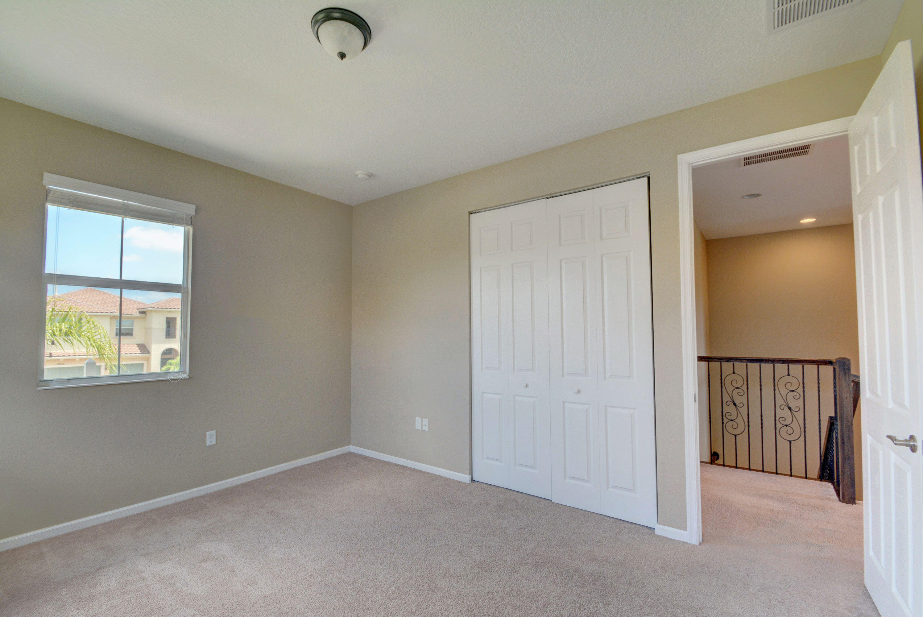 OLYMPIA 2 - Residential Lease