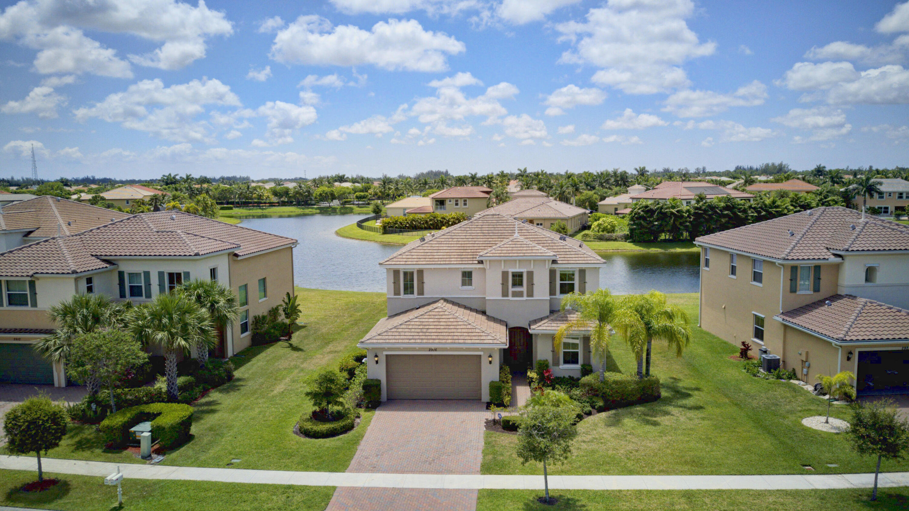 OLYMPIA 2 - Residential Lease
