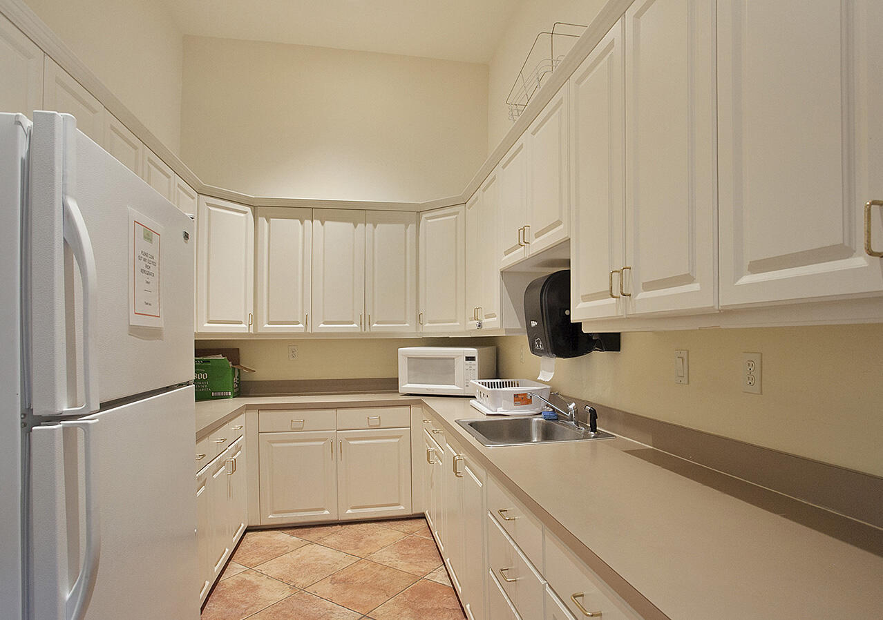OLYMPIA 2 - Residential Lease